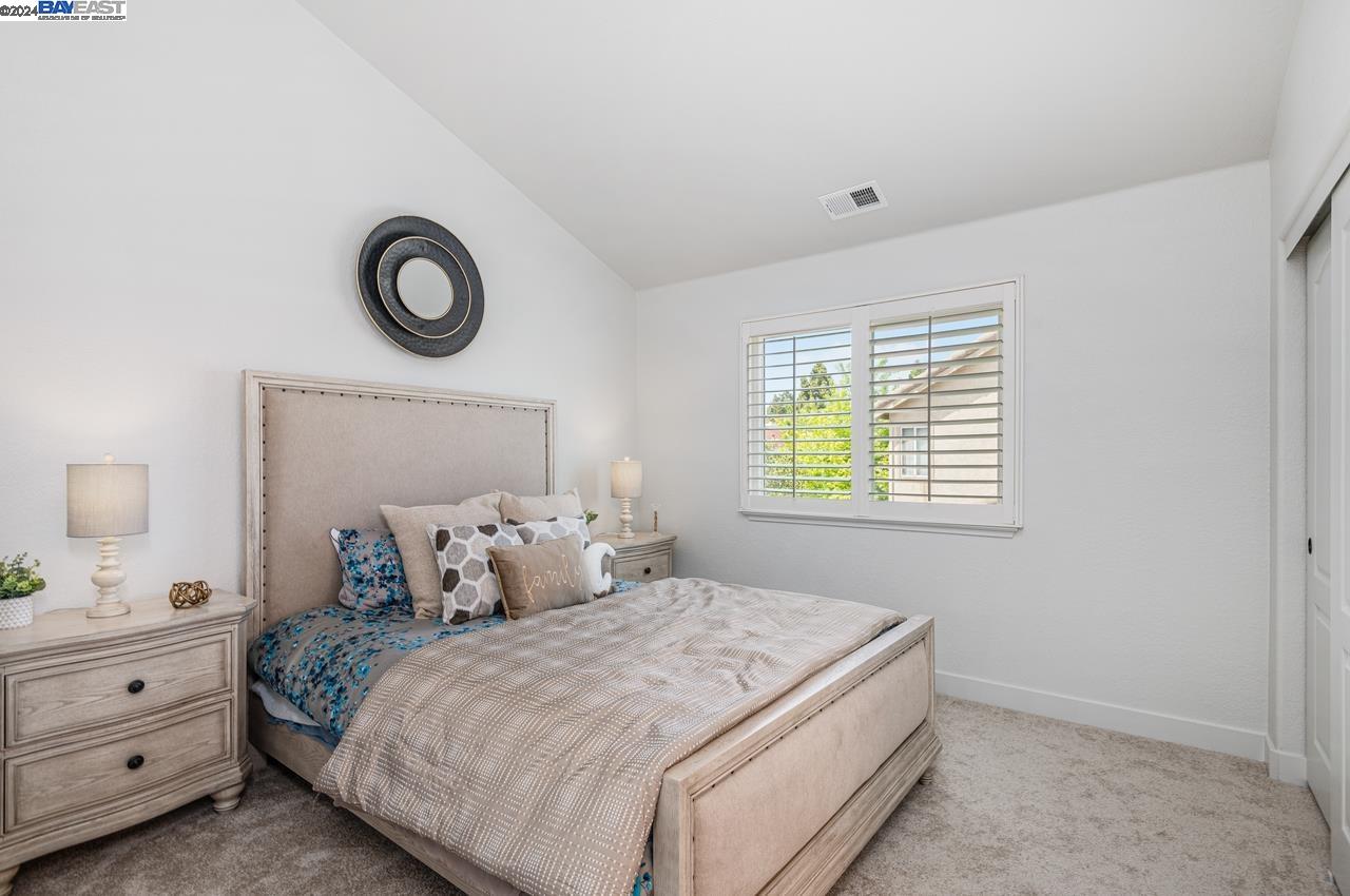 2436 Andrew Ct