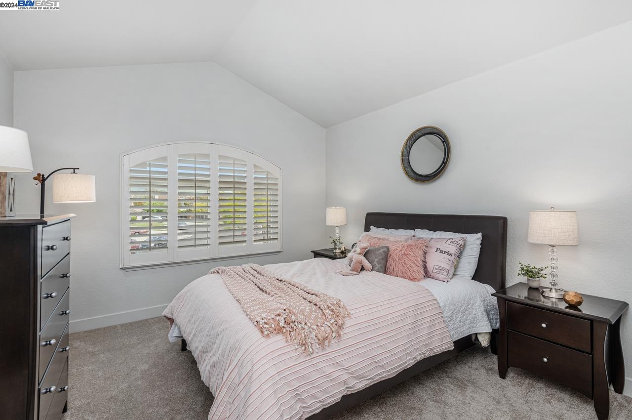 2436 Andrew Ct