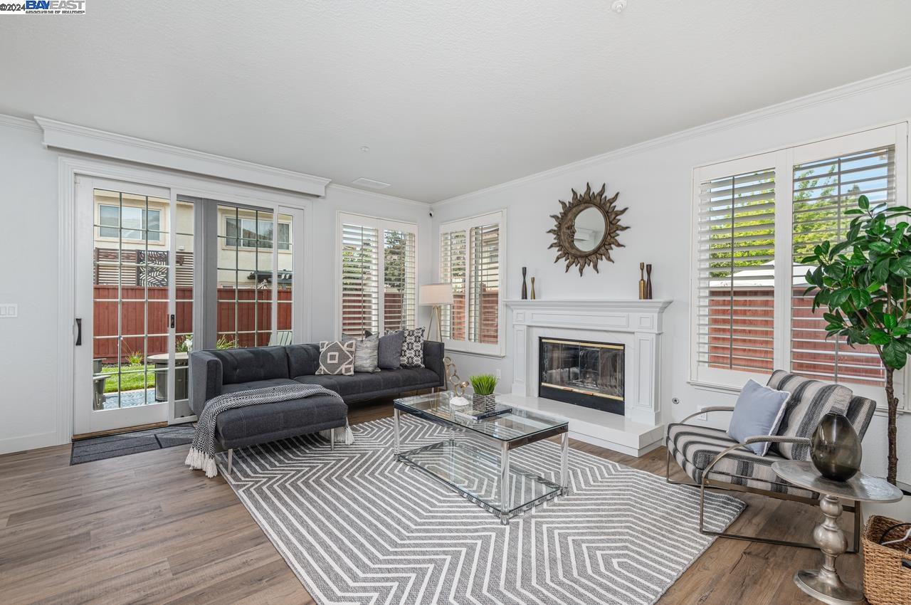2436 Andrew Ct