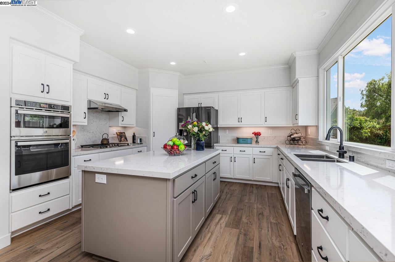 2436 Andrew Ct