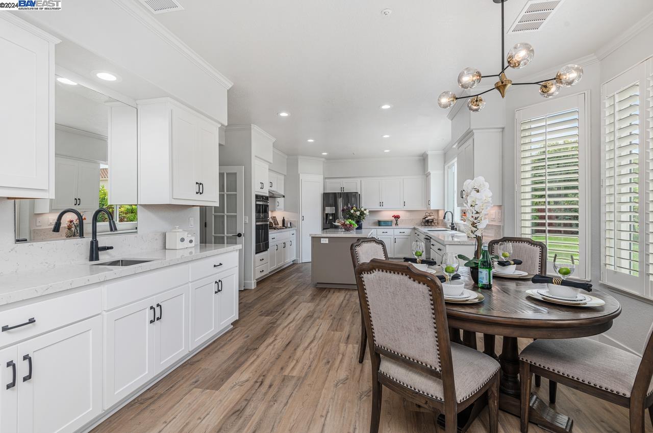 2436 Andrew Ct