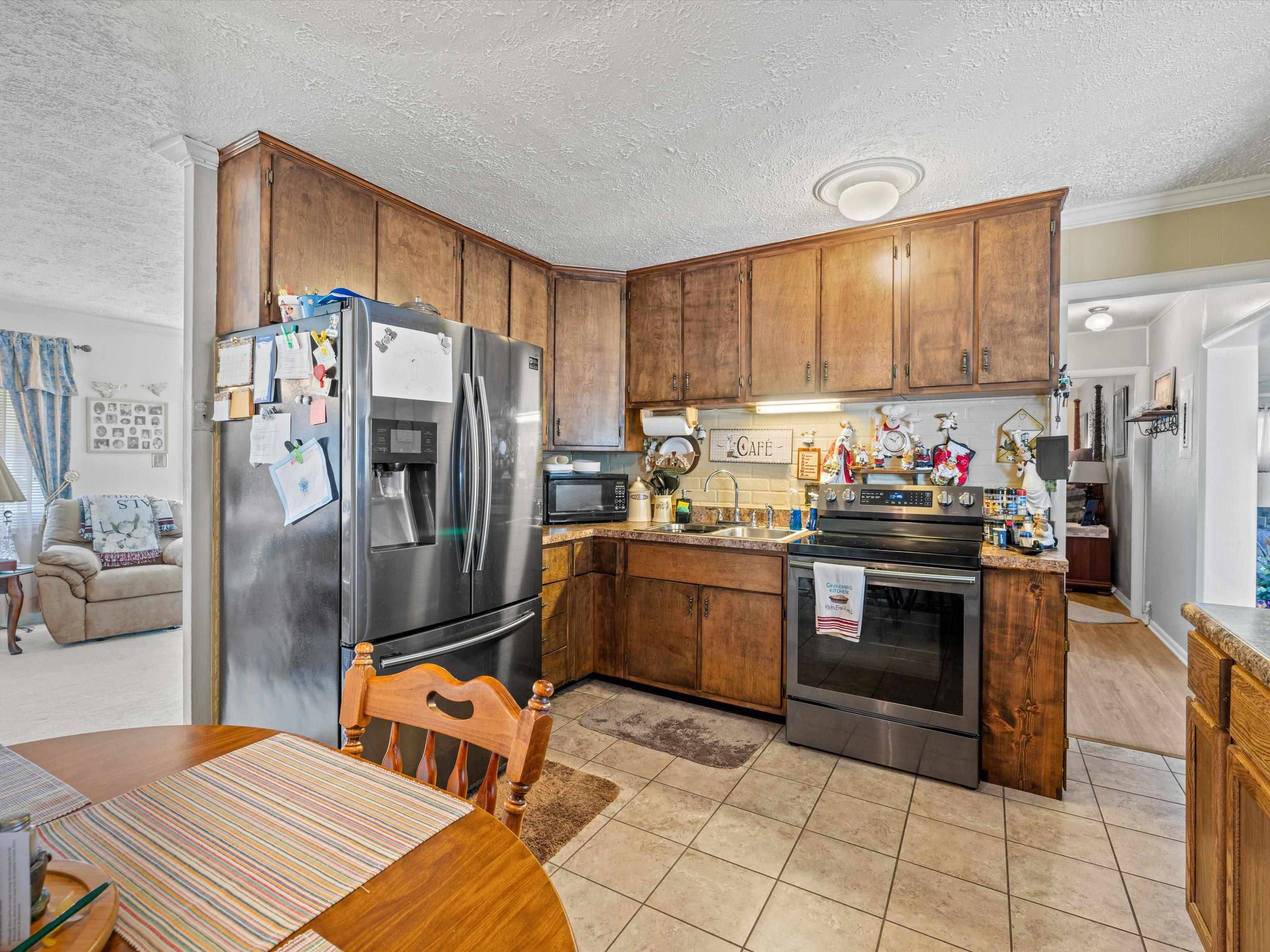 747 Fargo Street