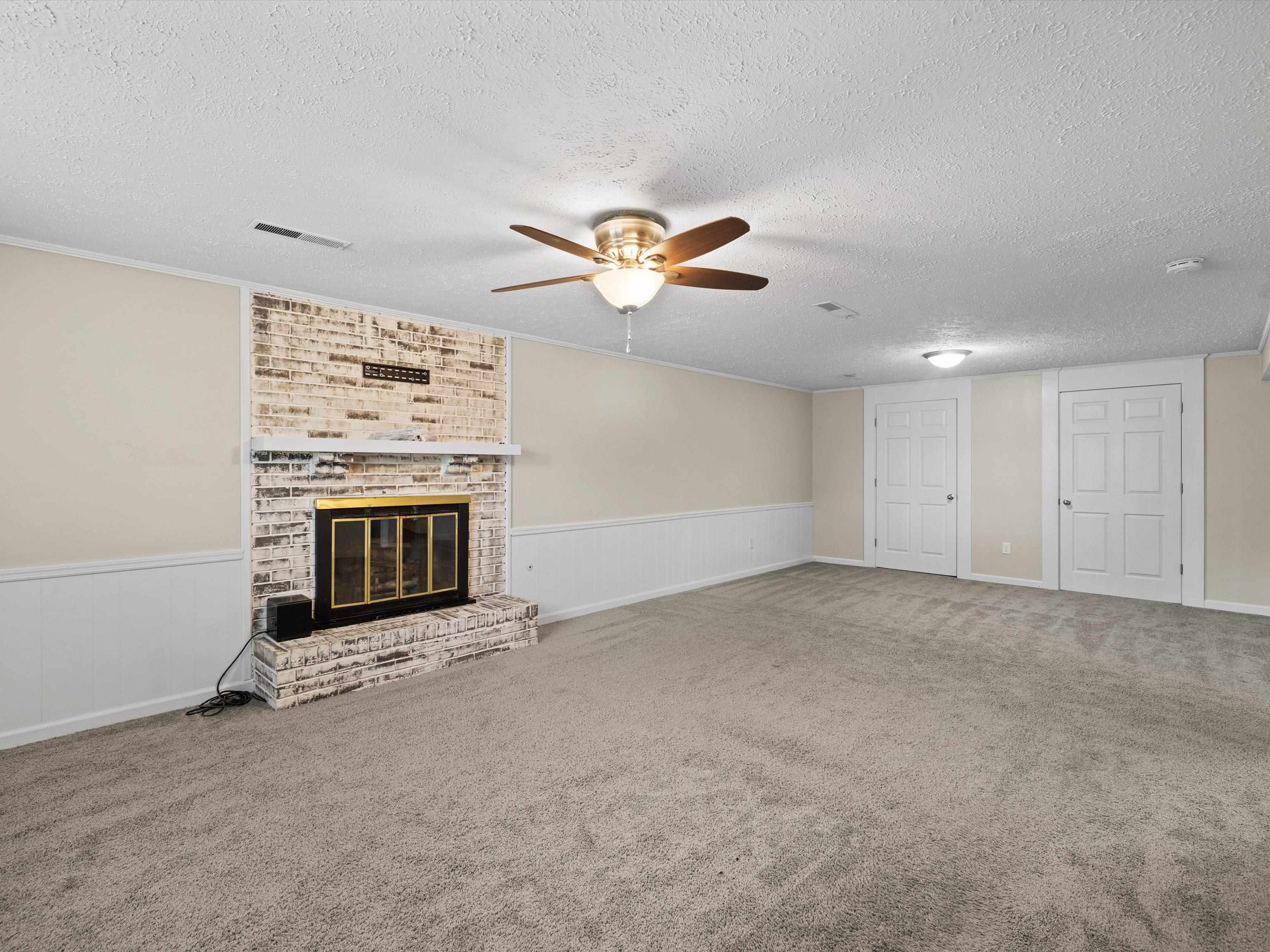 2332 Crescent Hill Court
