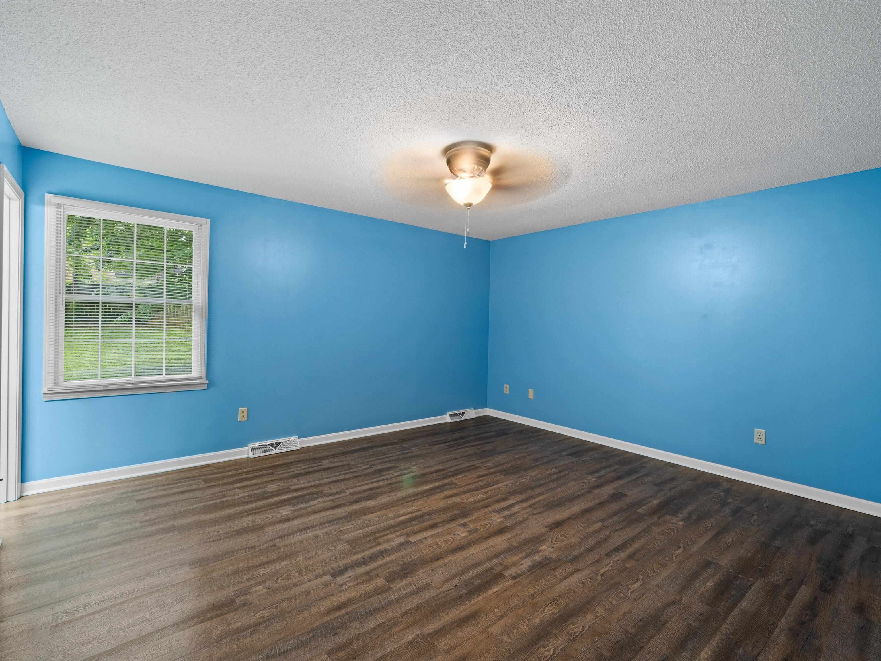 2332 Crescent Hill Court