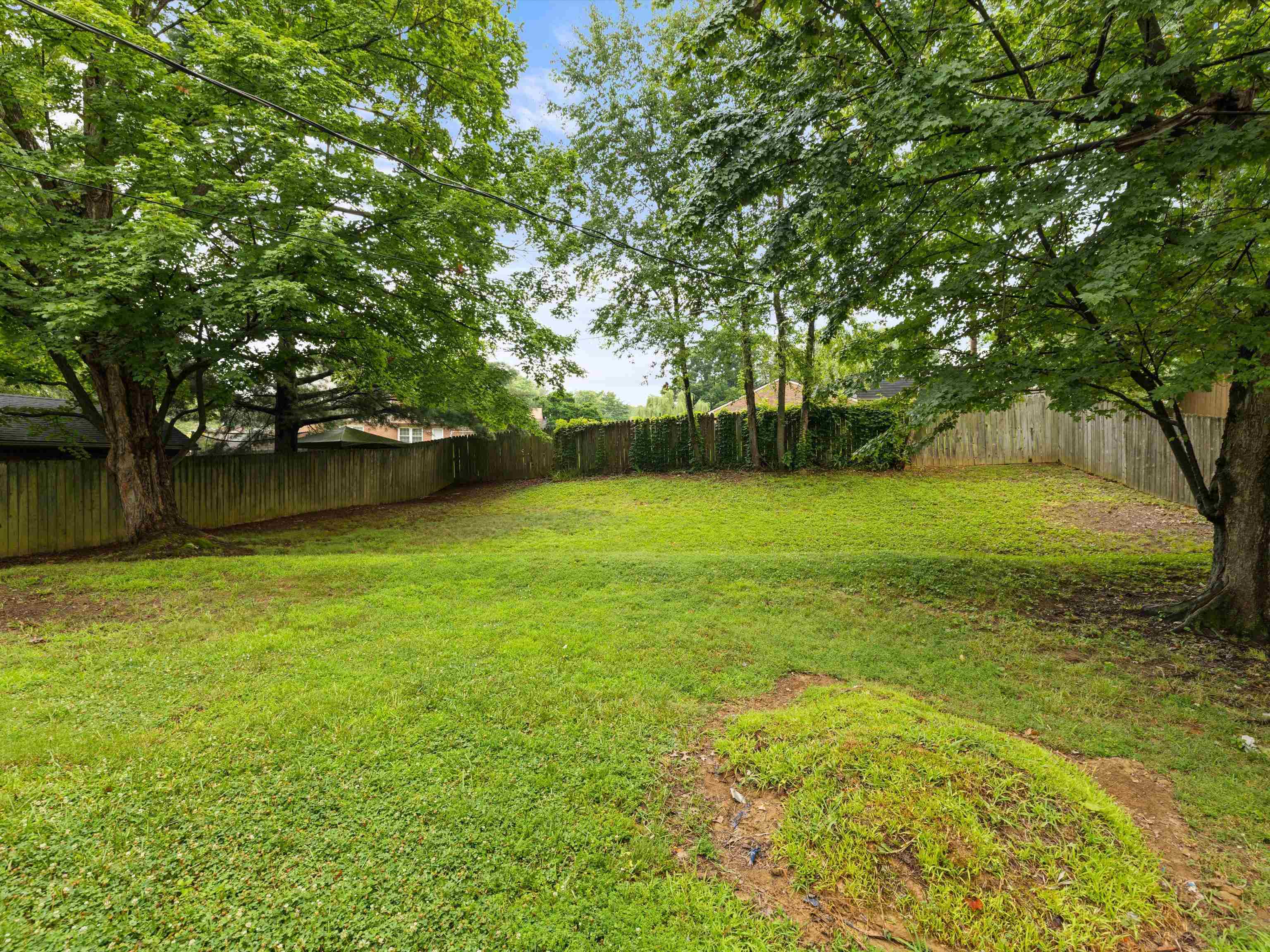 2332 Crescent Hill Court