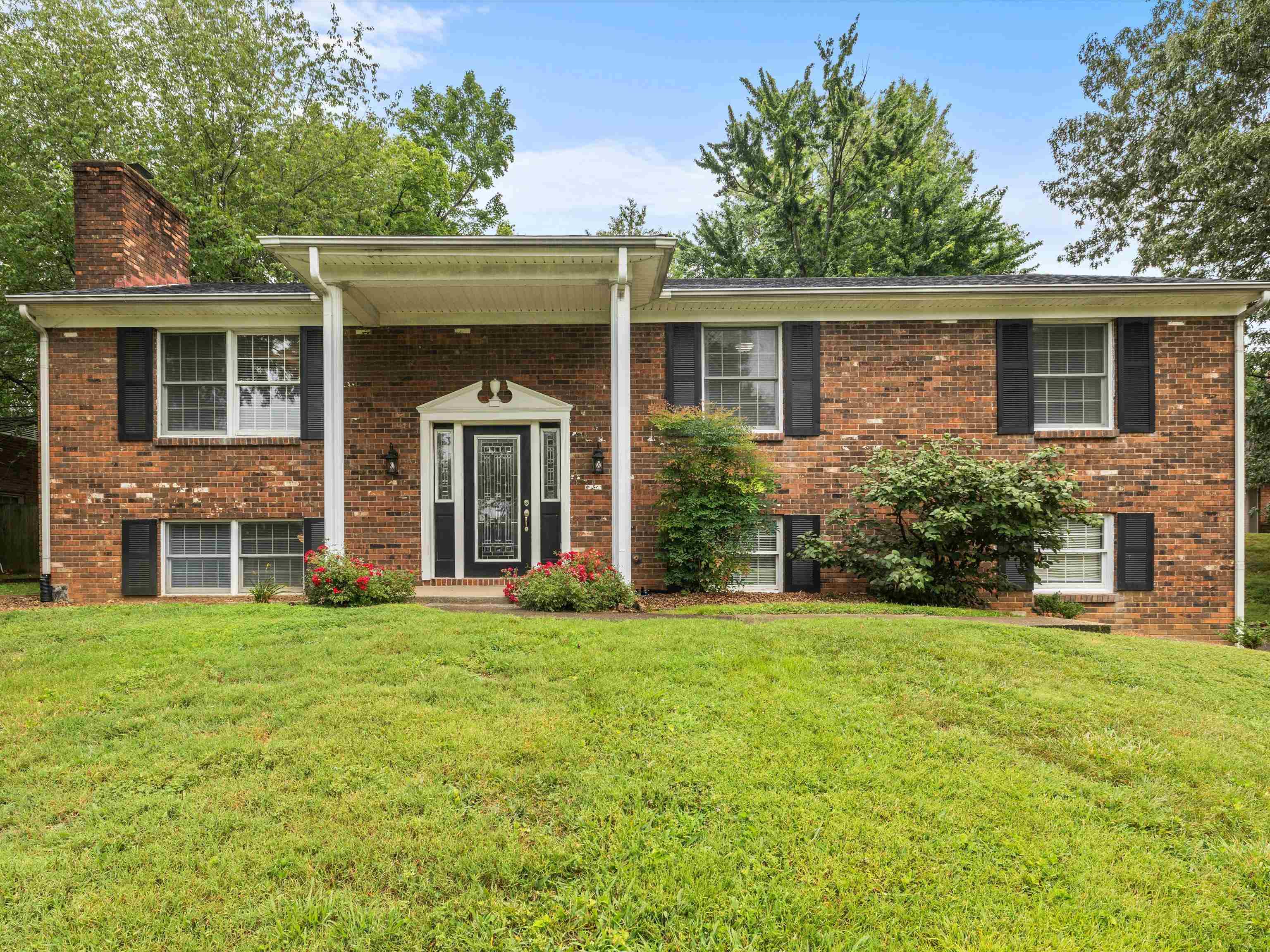 2332 Crescent Hill Court