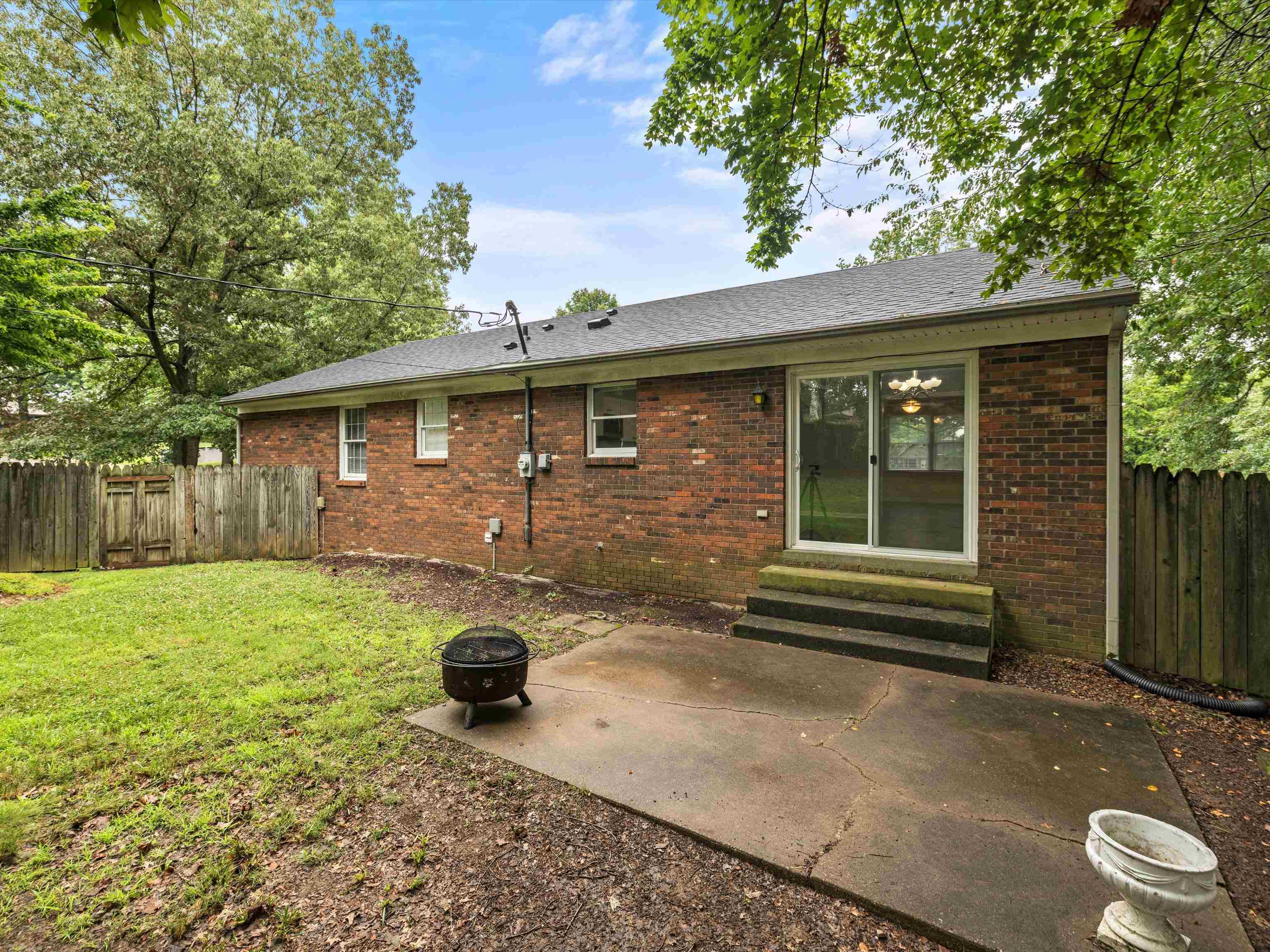 2332 Crescent Hill Court