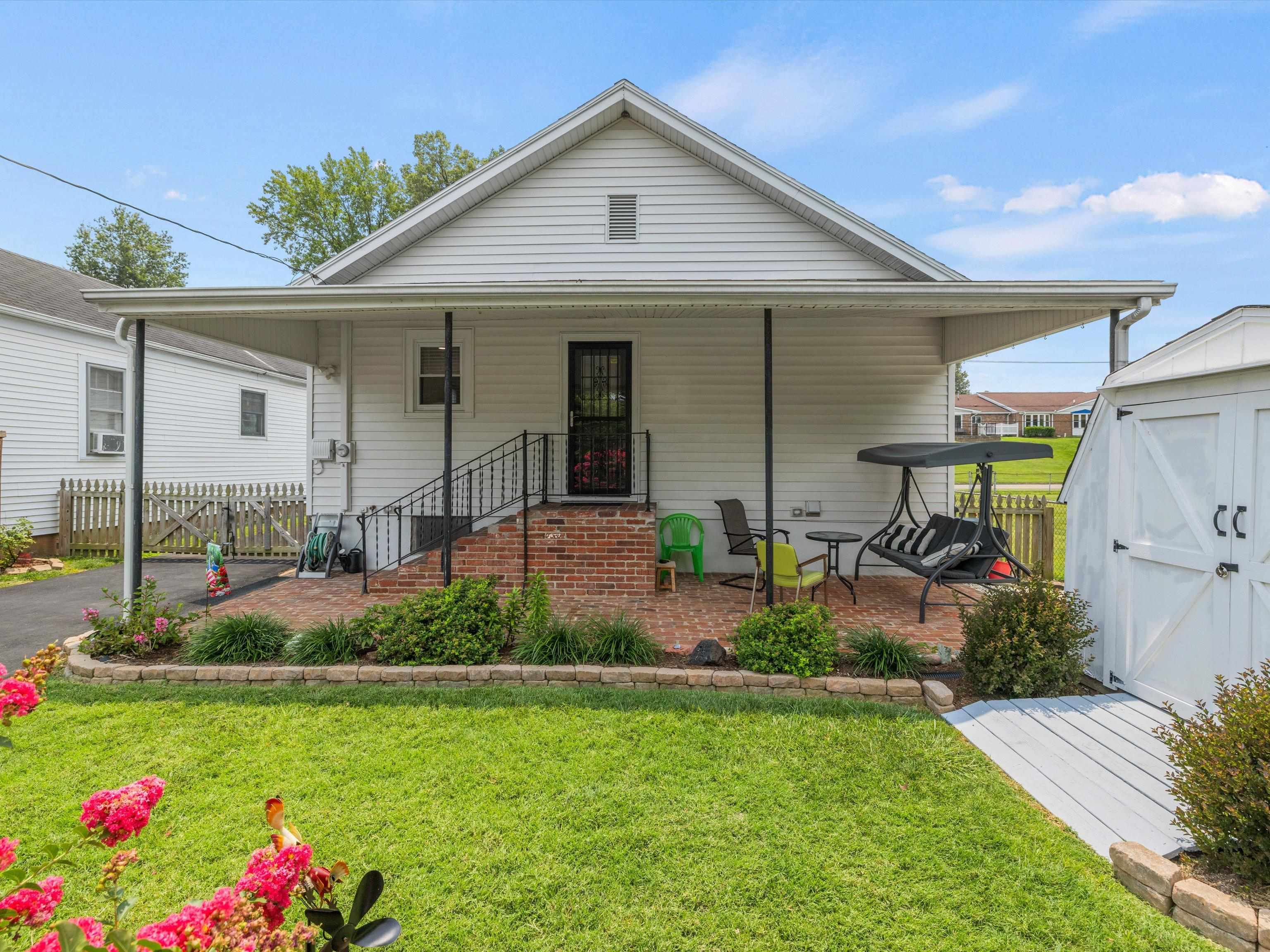 1611 W Parrish Avenue