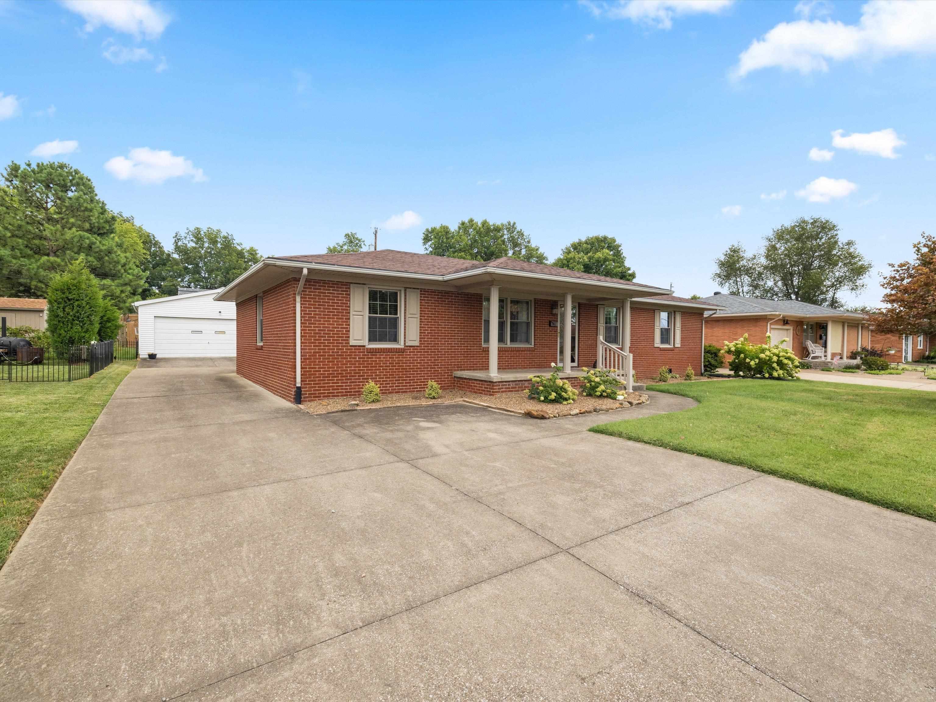 2925 Plymouth Pl
