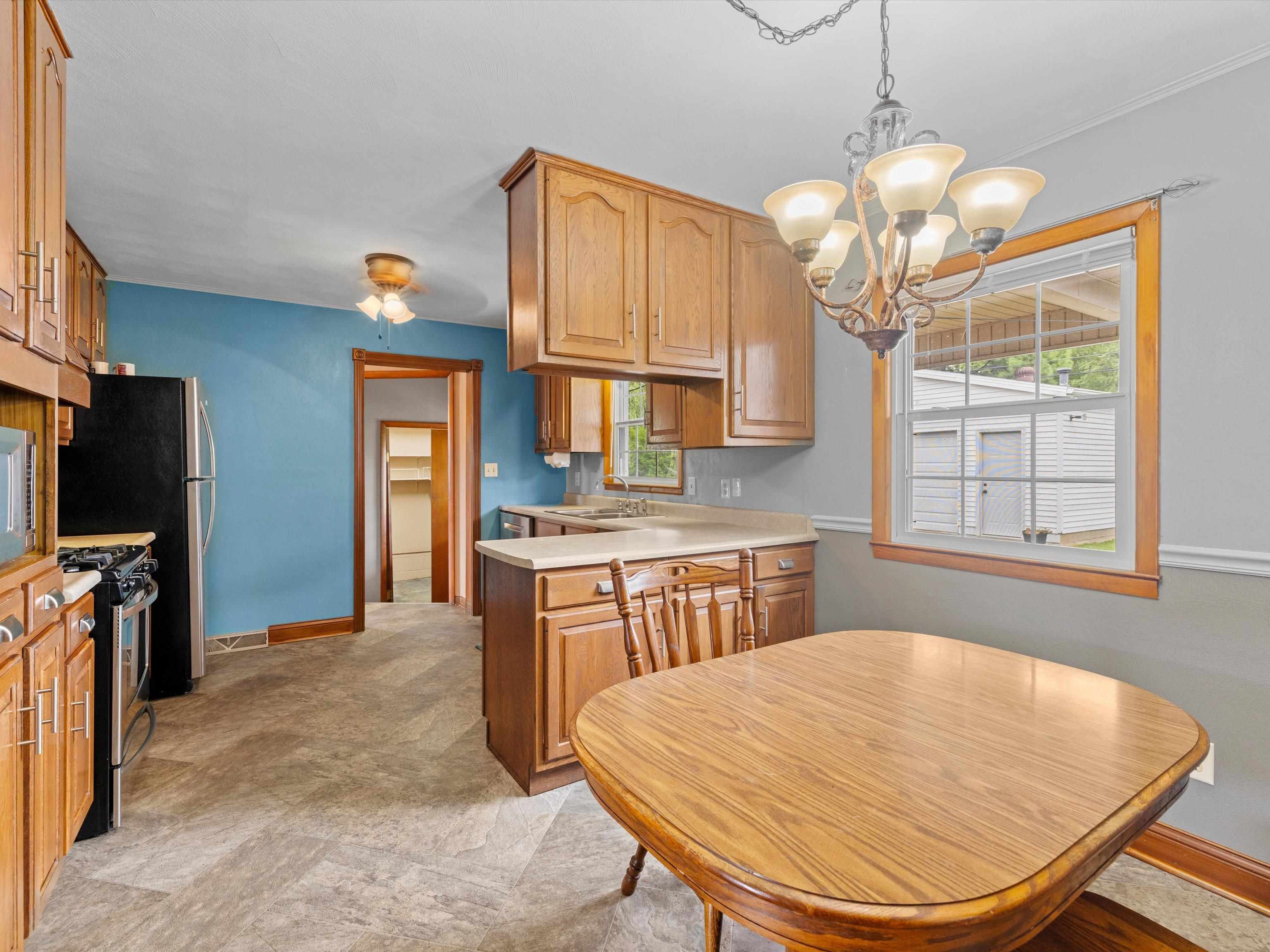 2925 Plymouth Pl
