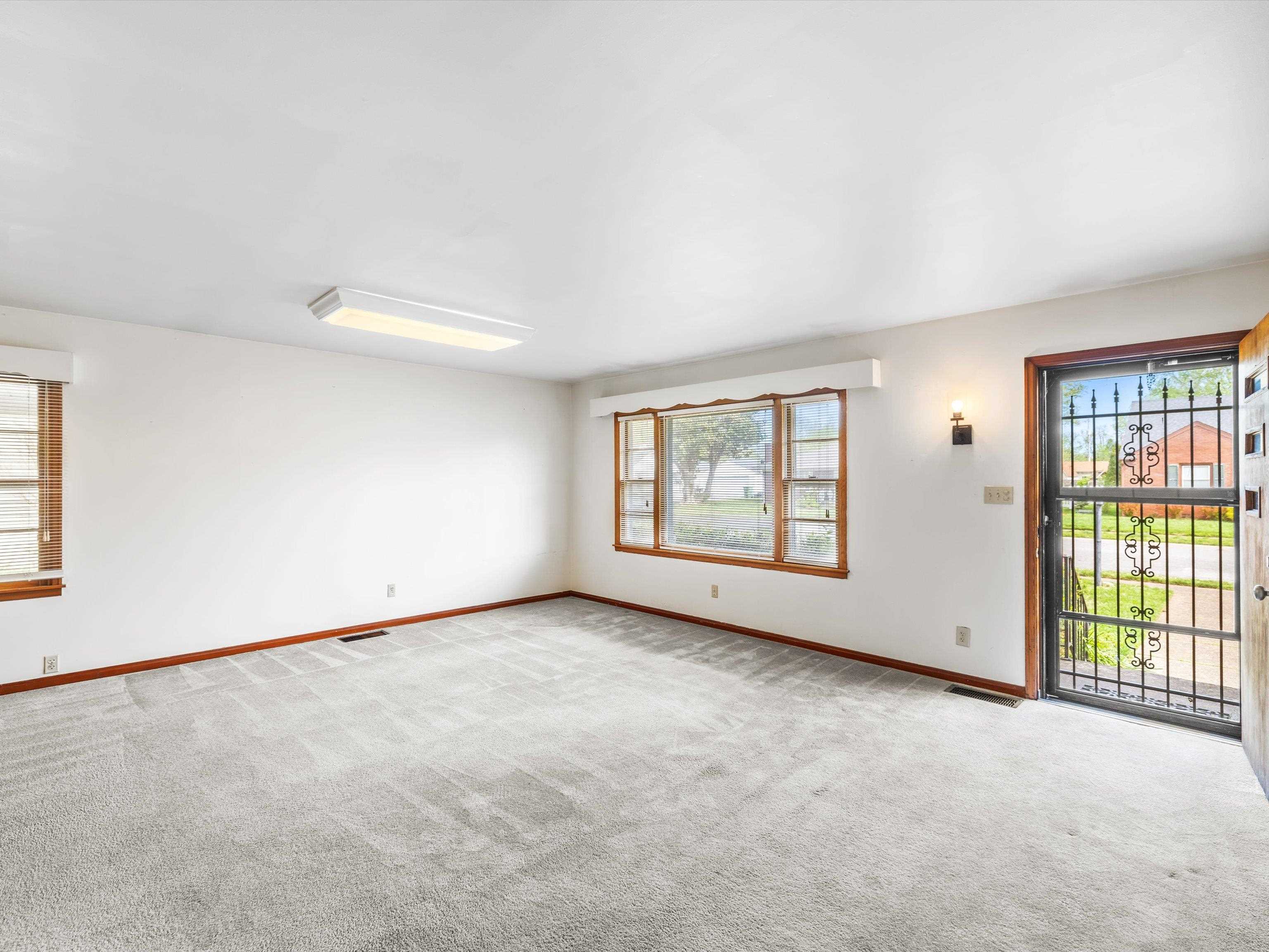 1742 Mohawk Dr