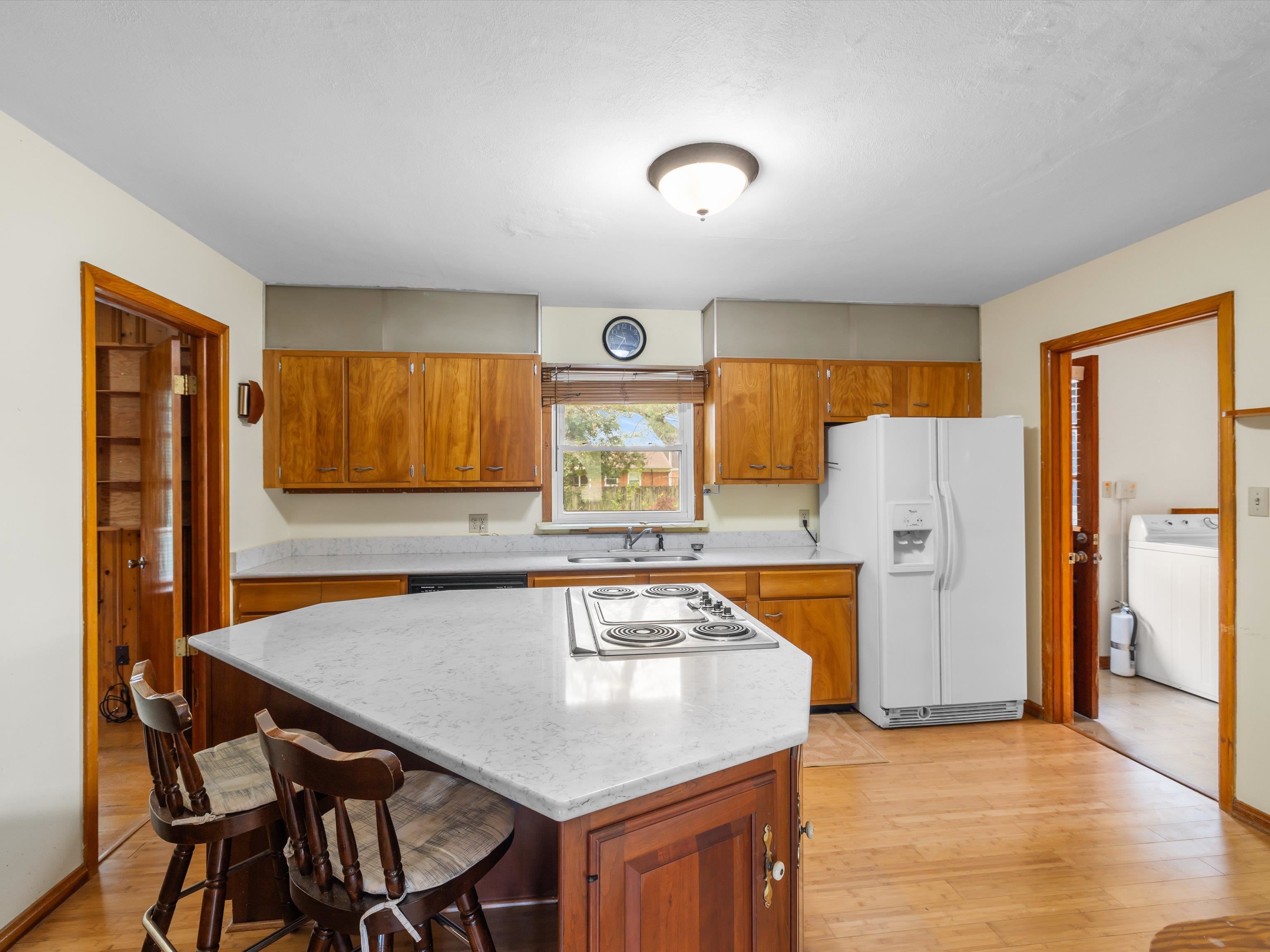 1742 Mohawk Dr