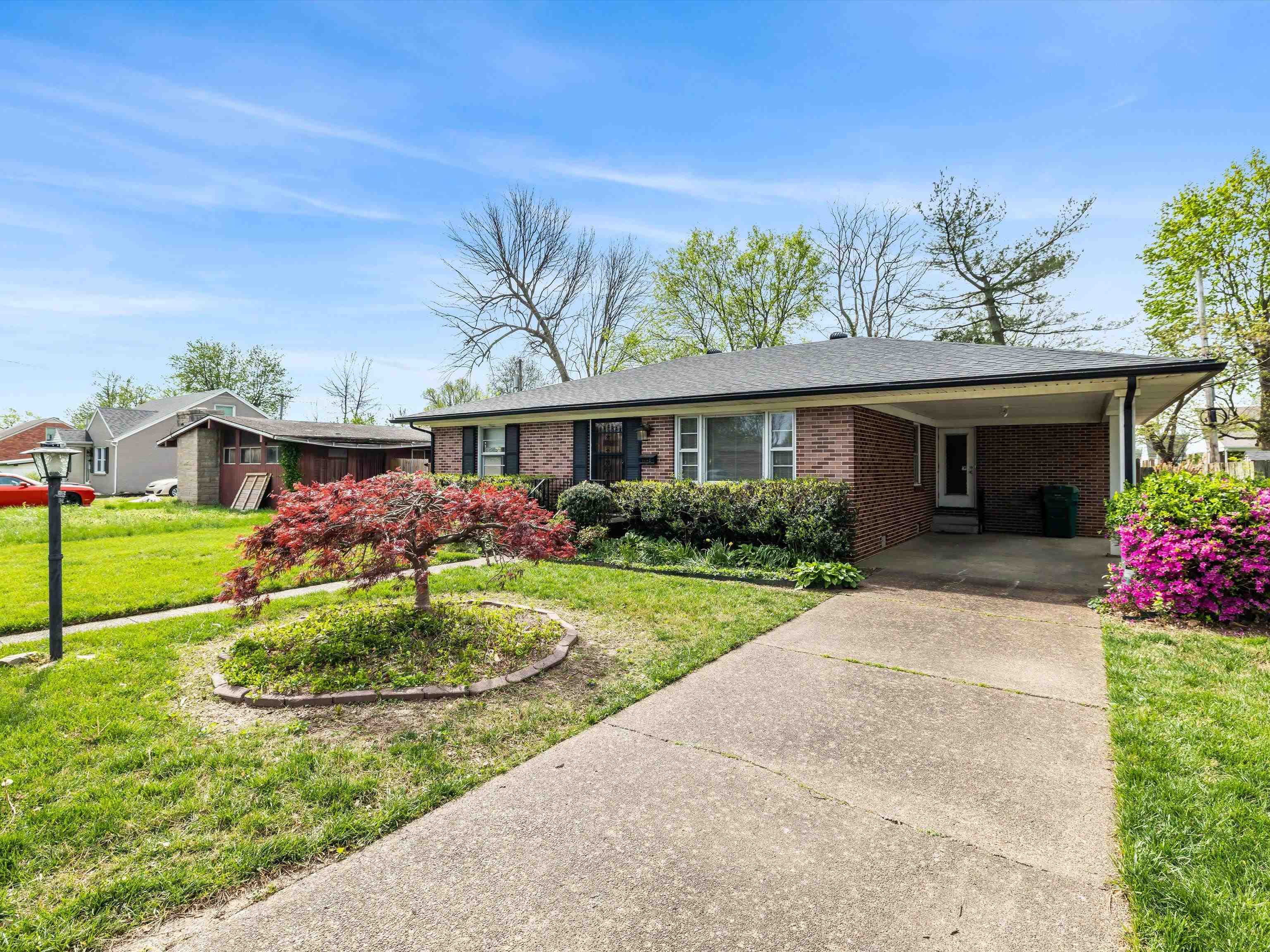 1742 Mohawk Dr