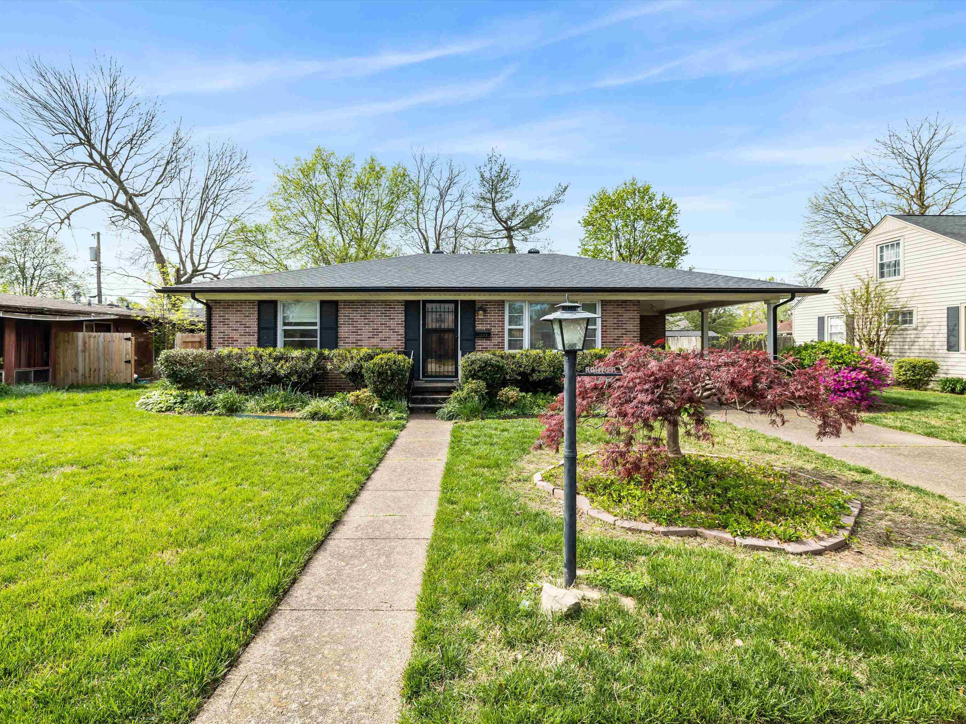 1742 Mohawk Dr
