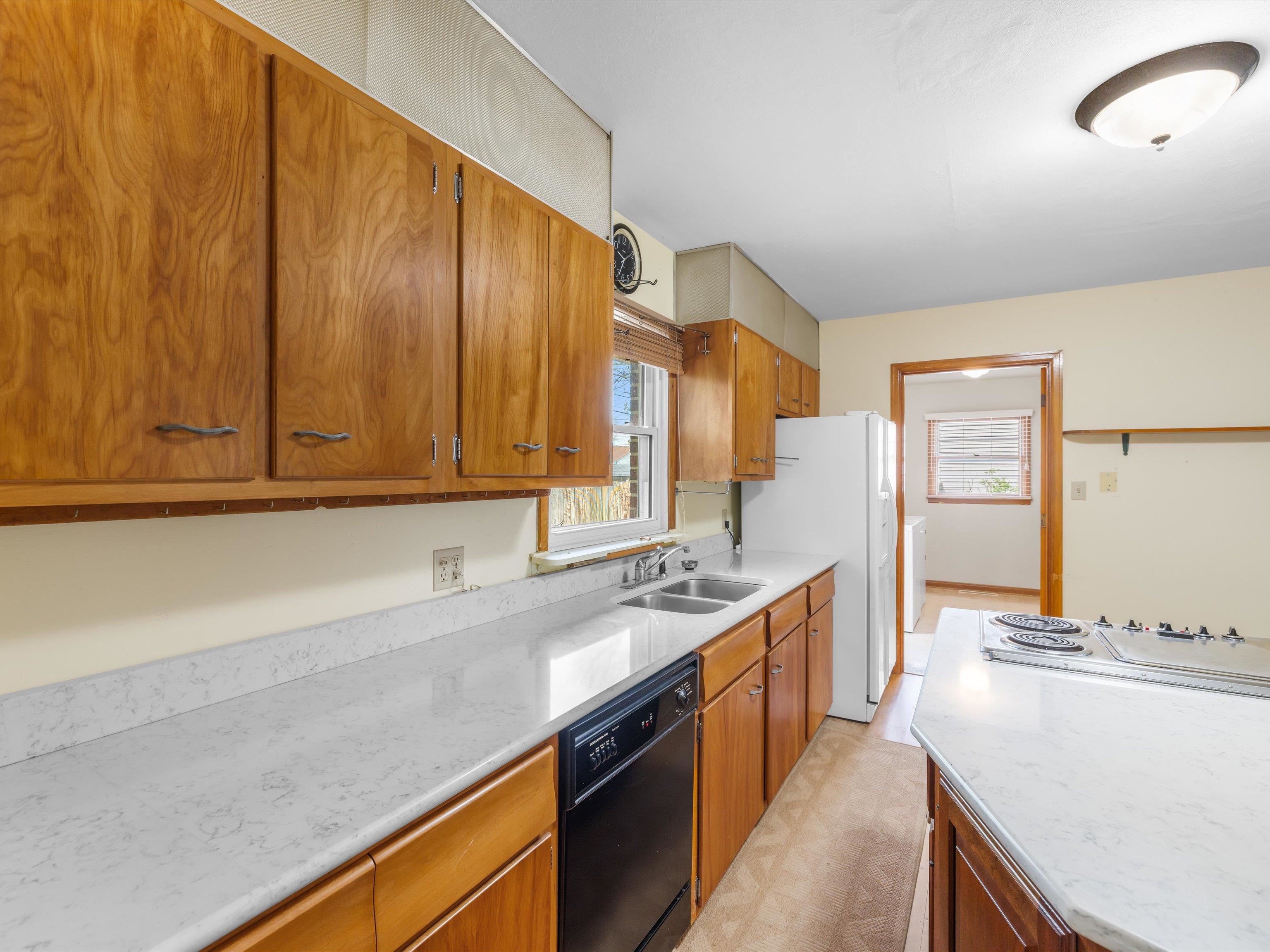 1742 Mohawk Dr