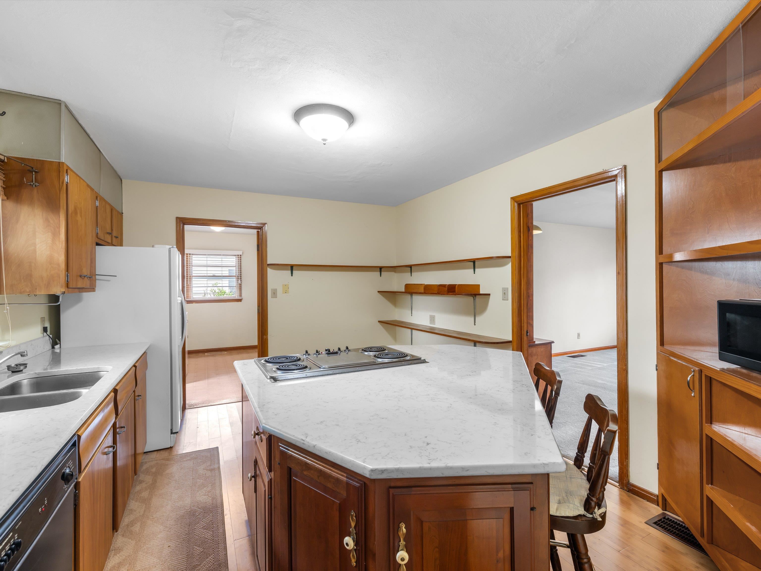 1742 Mohawk Dr
