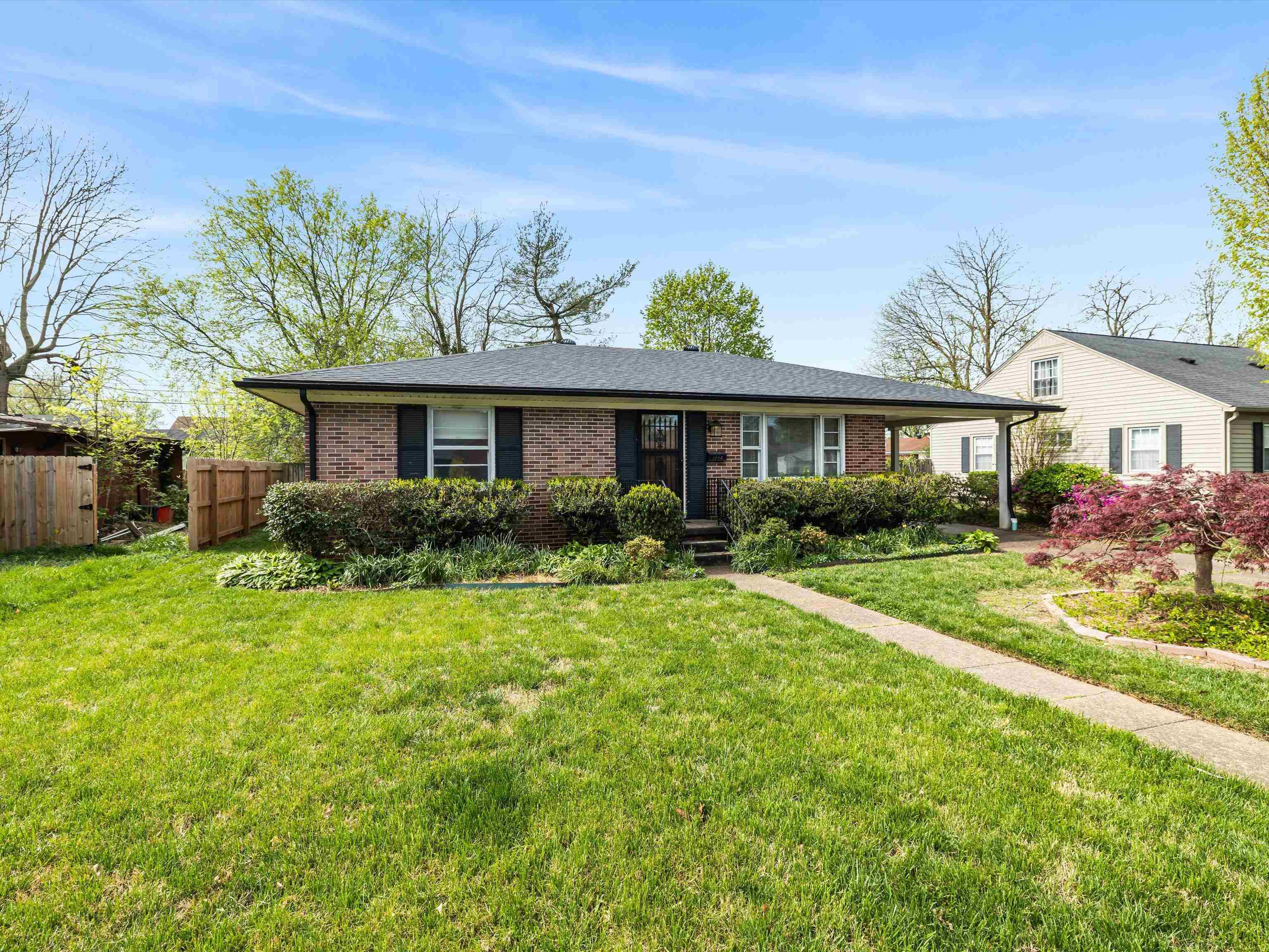 1742 Mohawk Dr