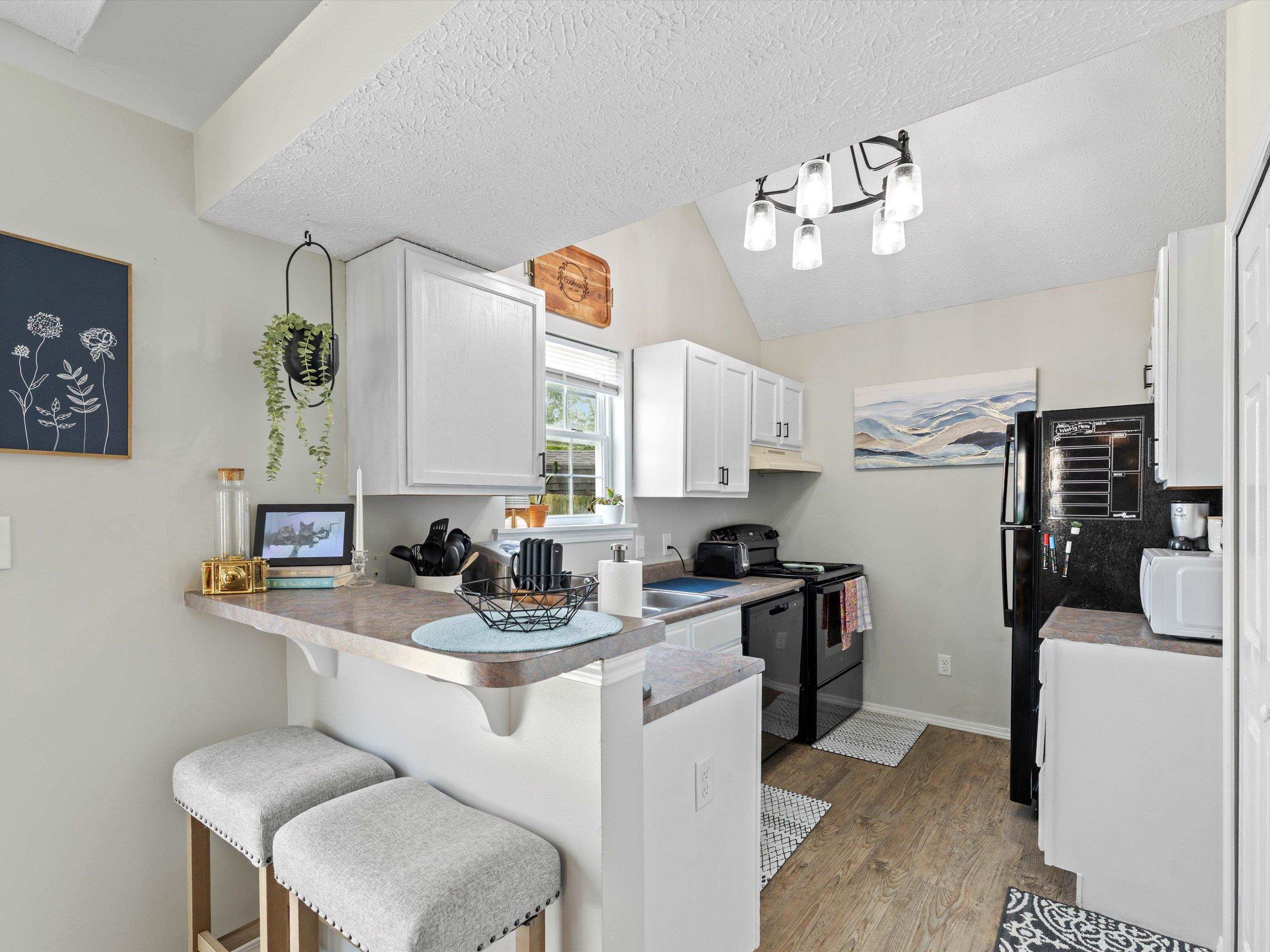 2637 Wisteria Gardens