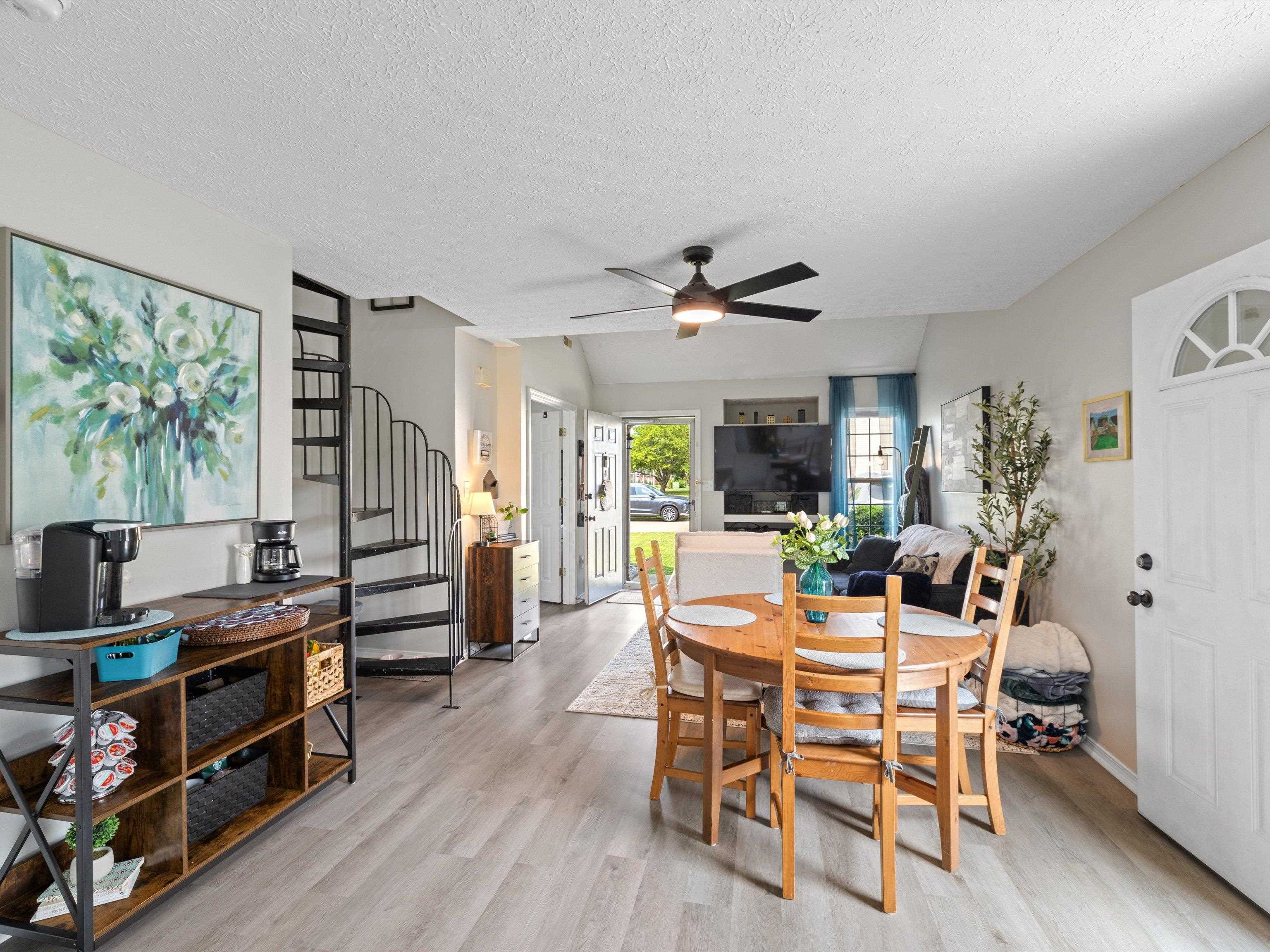 2637 Wisteria Gardens