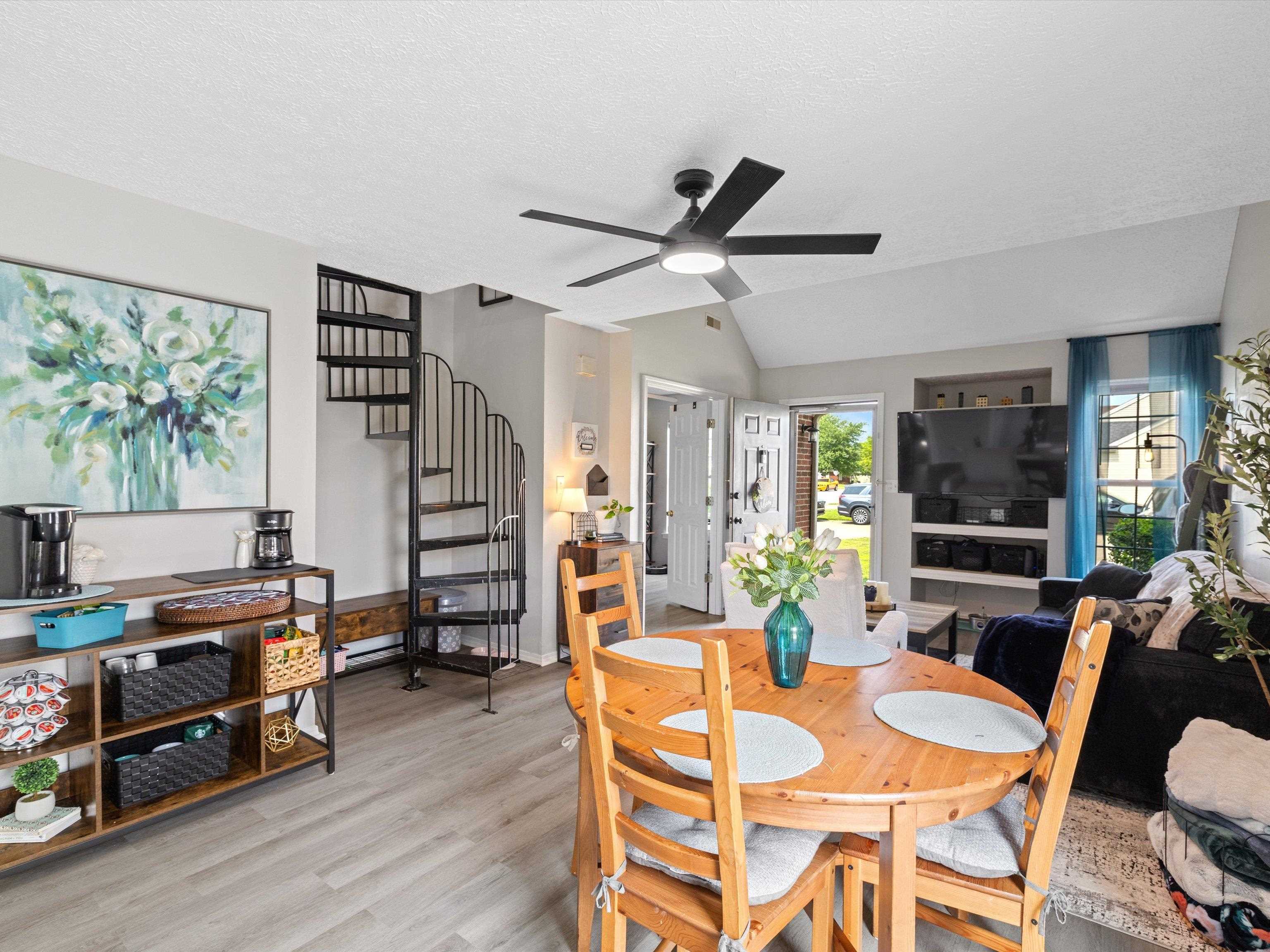 2637 Wisteria Gardens