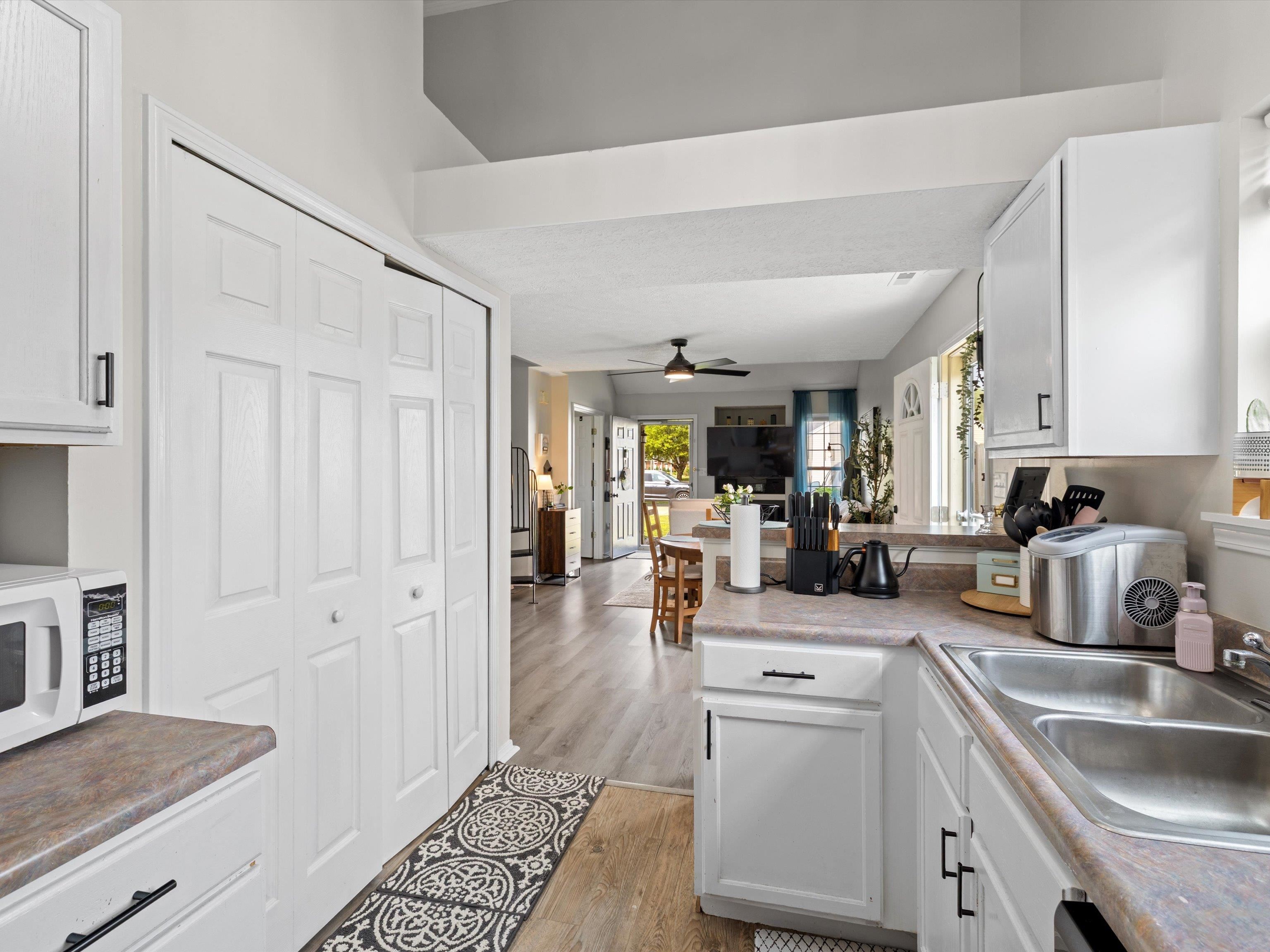 2637 Wisteria Gardens