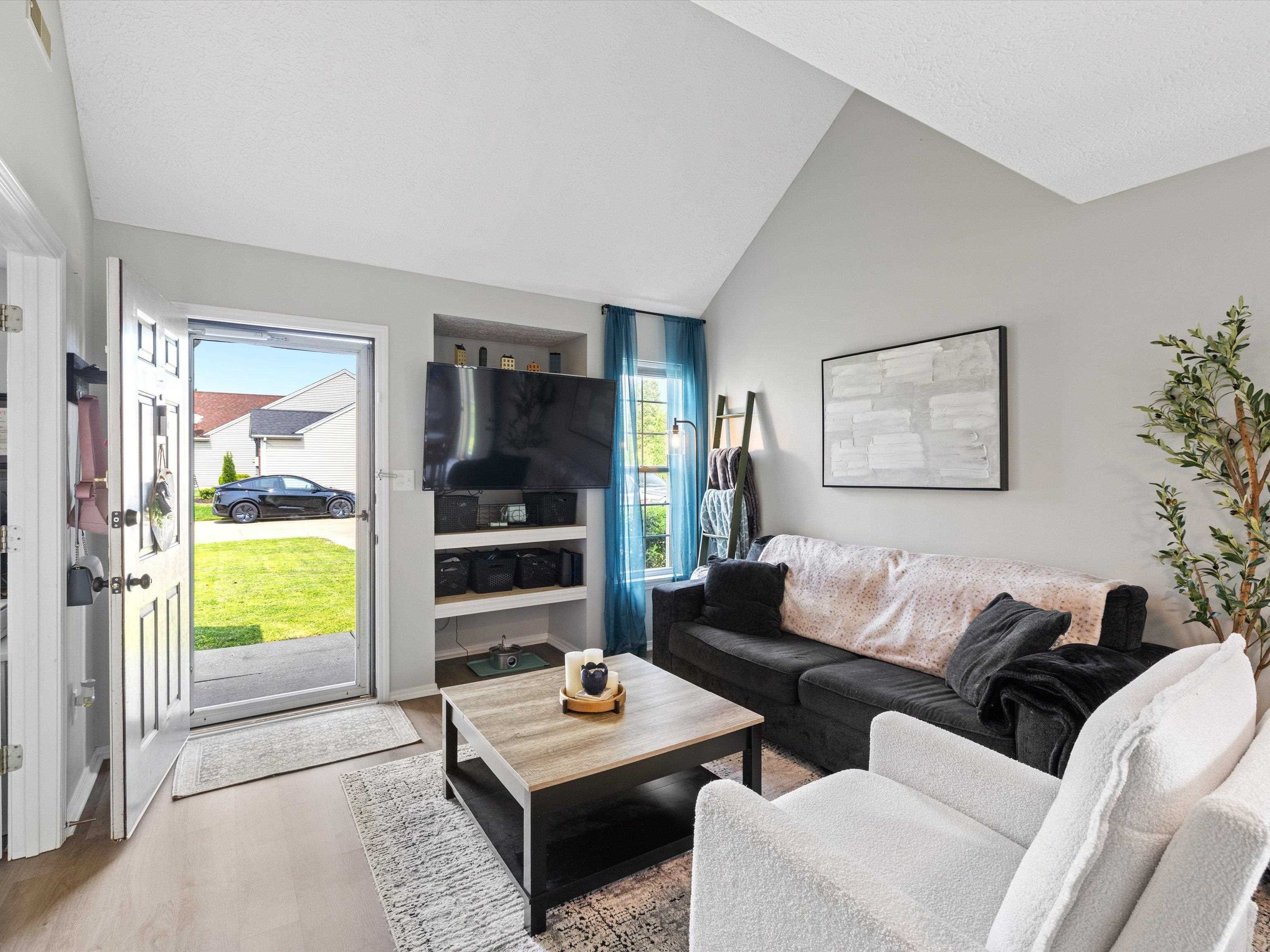 2637 Wisteria Gardens
