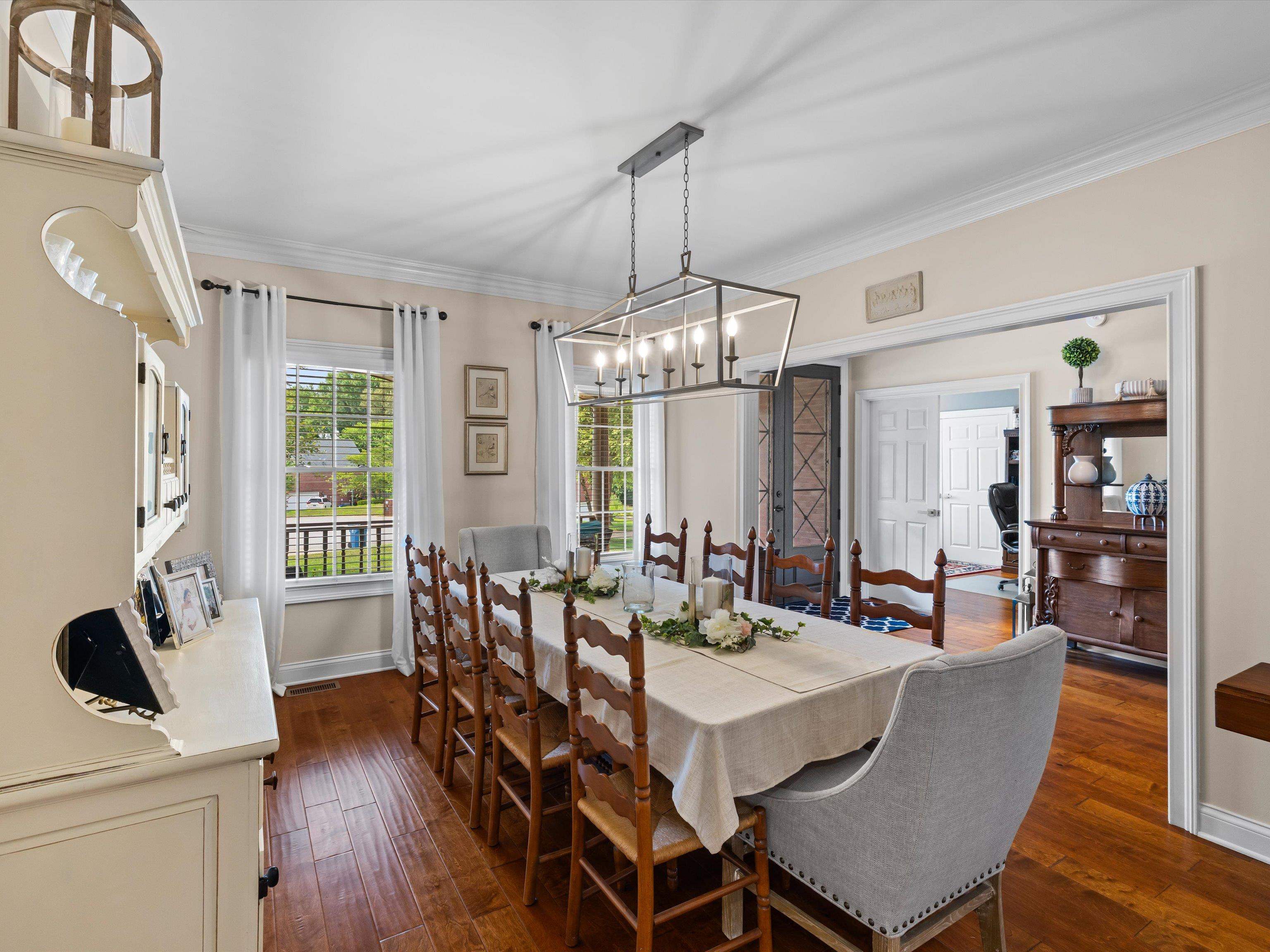 4884 Oak Meadow Ct