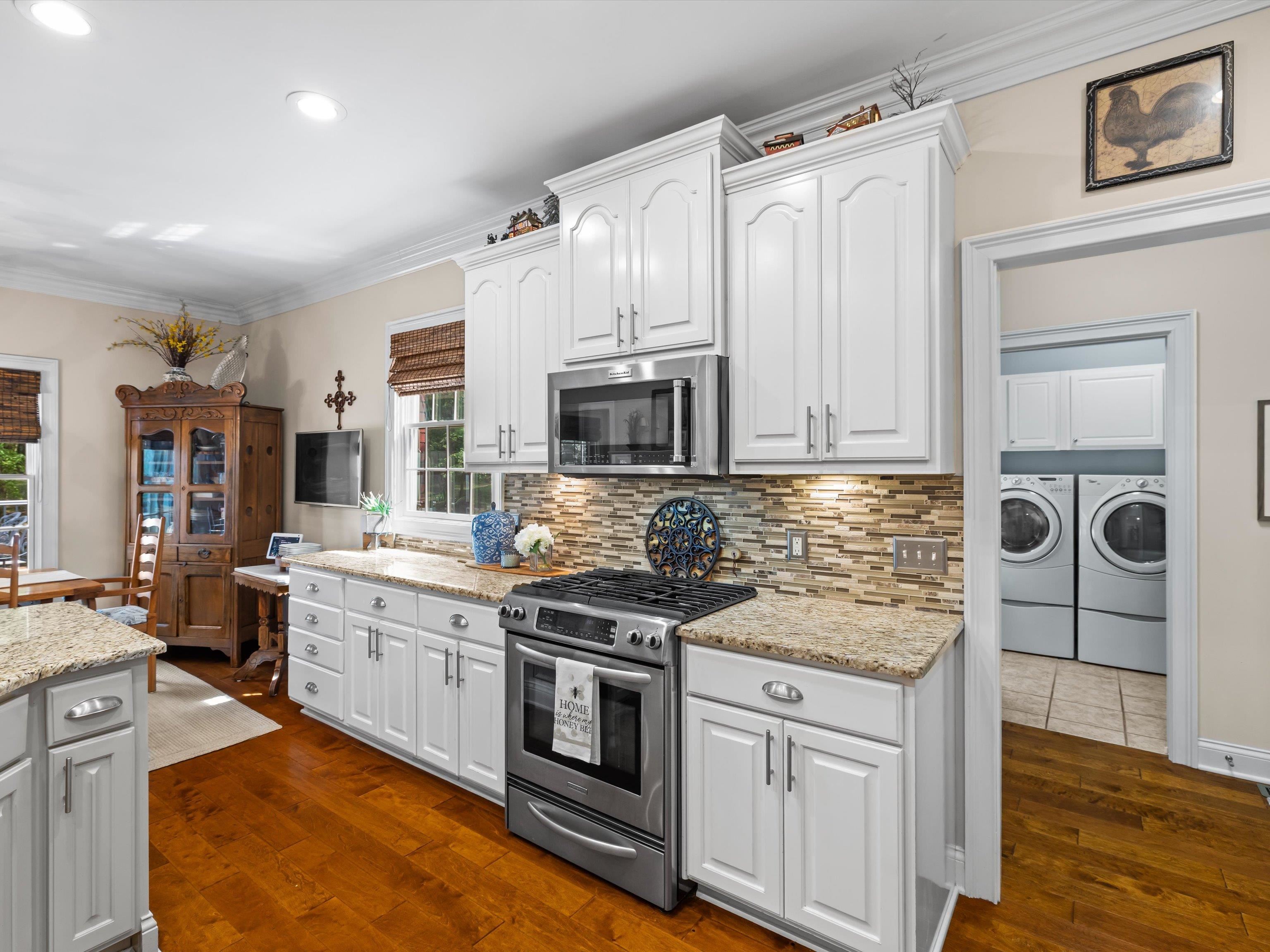 4884 Oak Meadow Ct