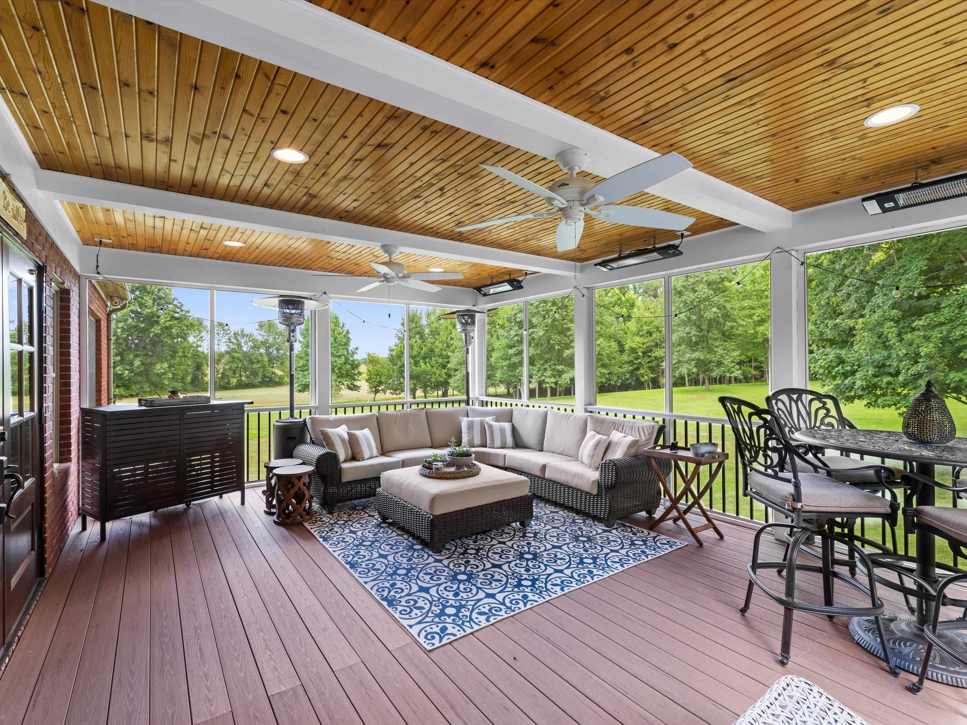 4884 Oak Meadow Ct