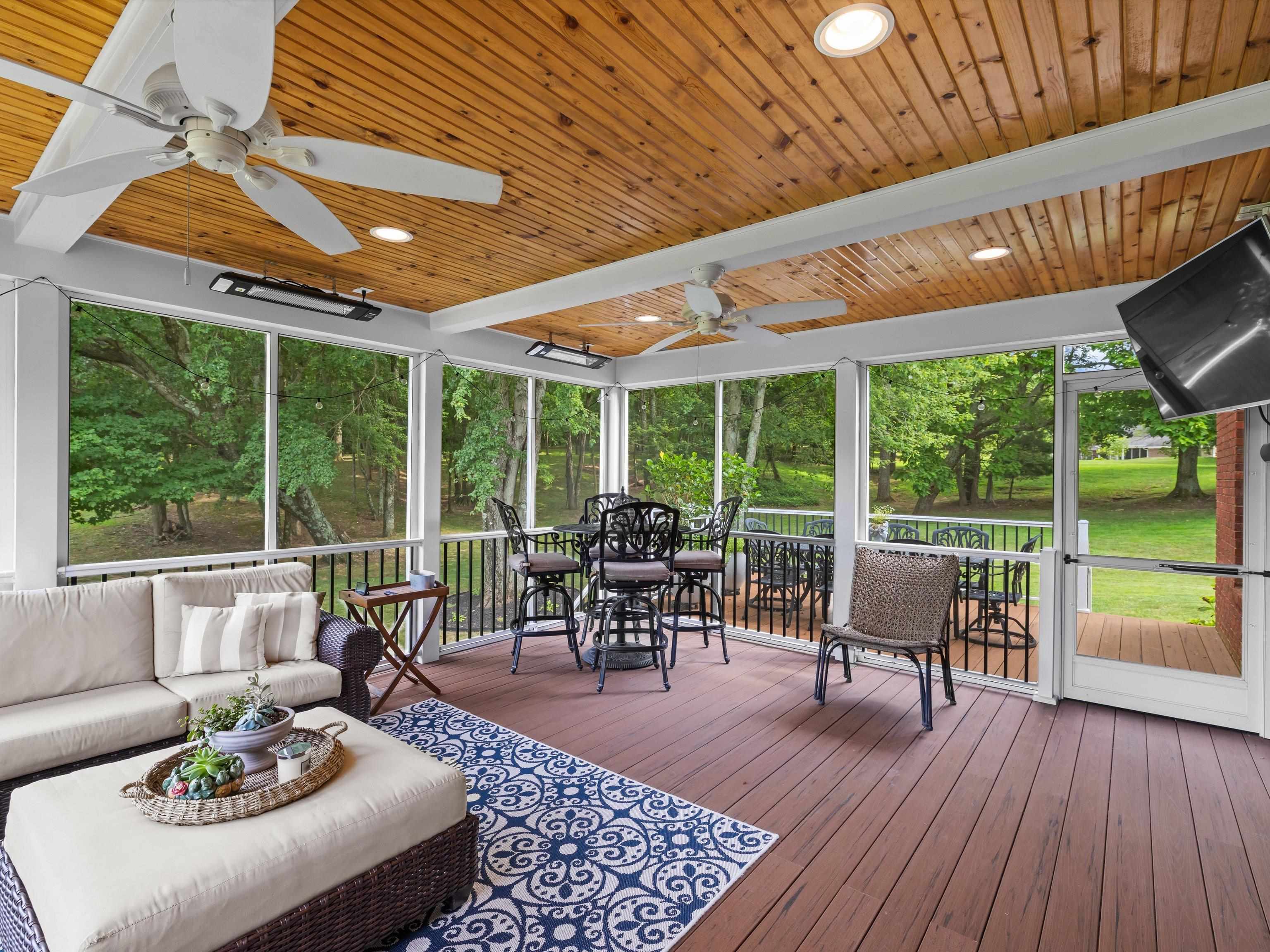4884 Oak Meadow Ct