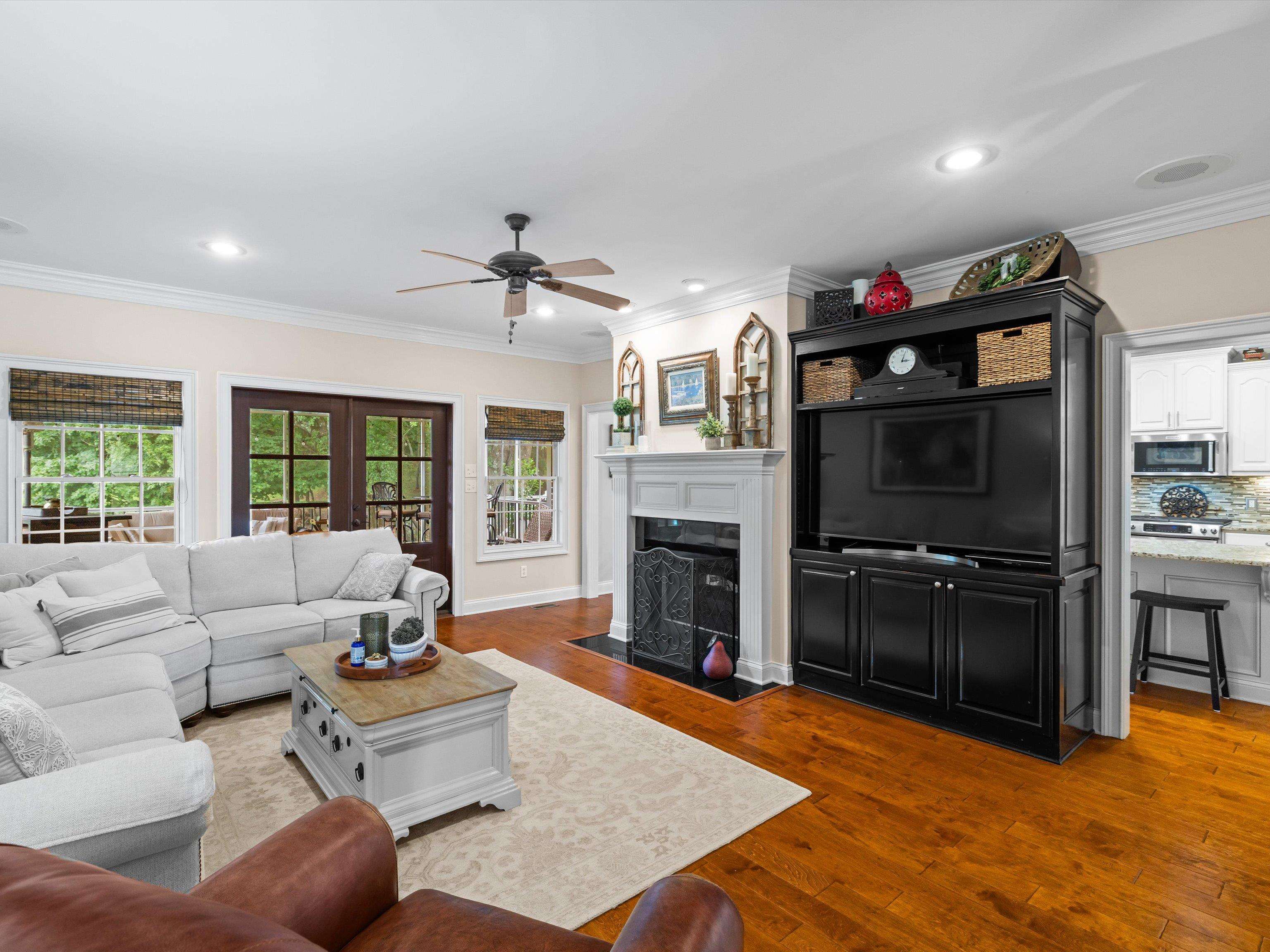 4884 Oak Meadow Ct