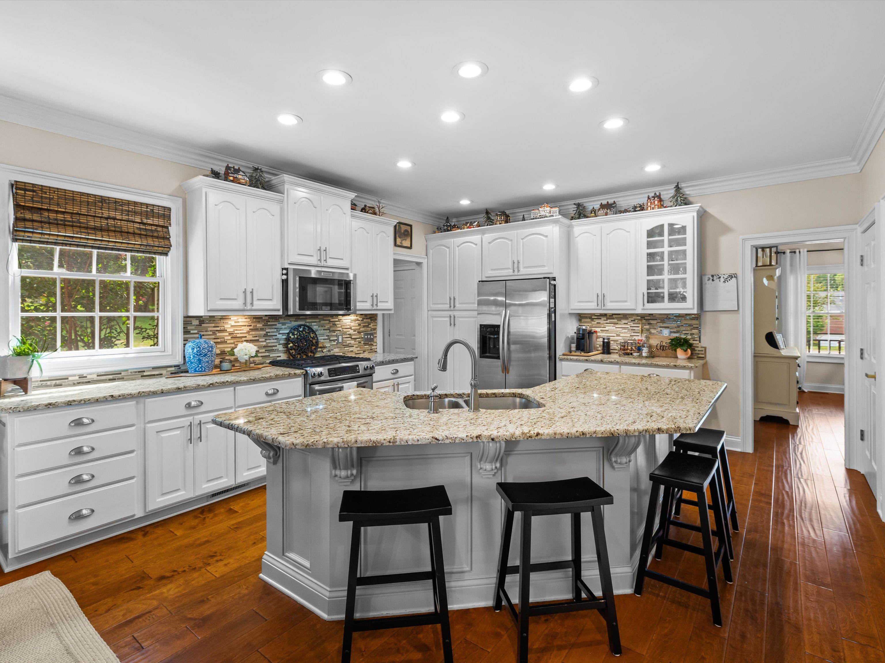 4884 Oak Meadow Ct