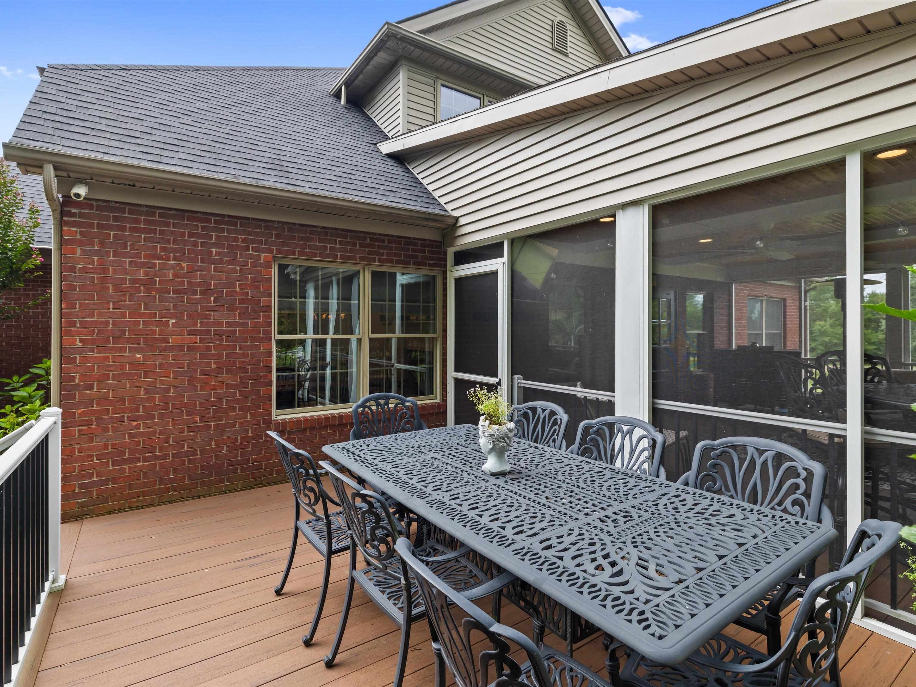 4884 Oak Meadow Ct