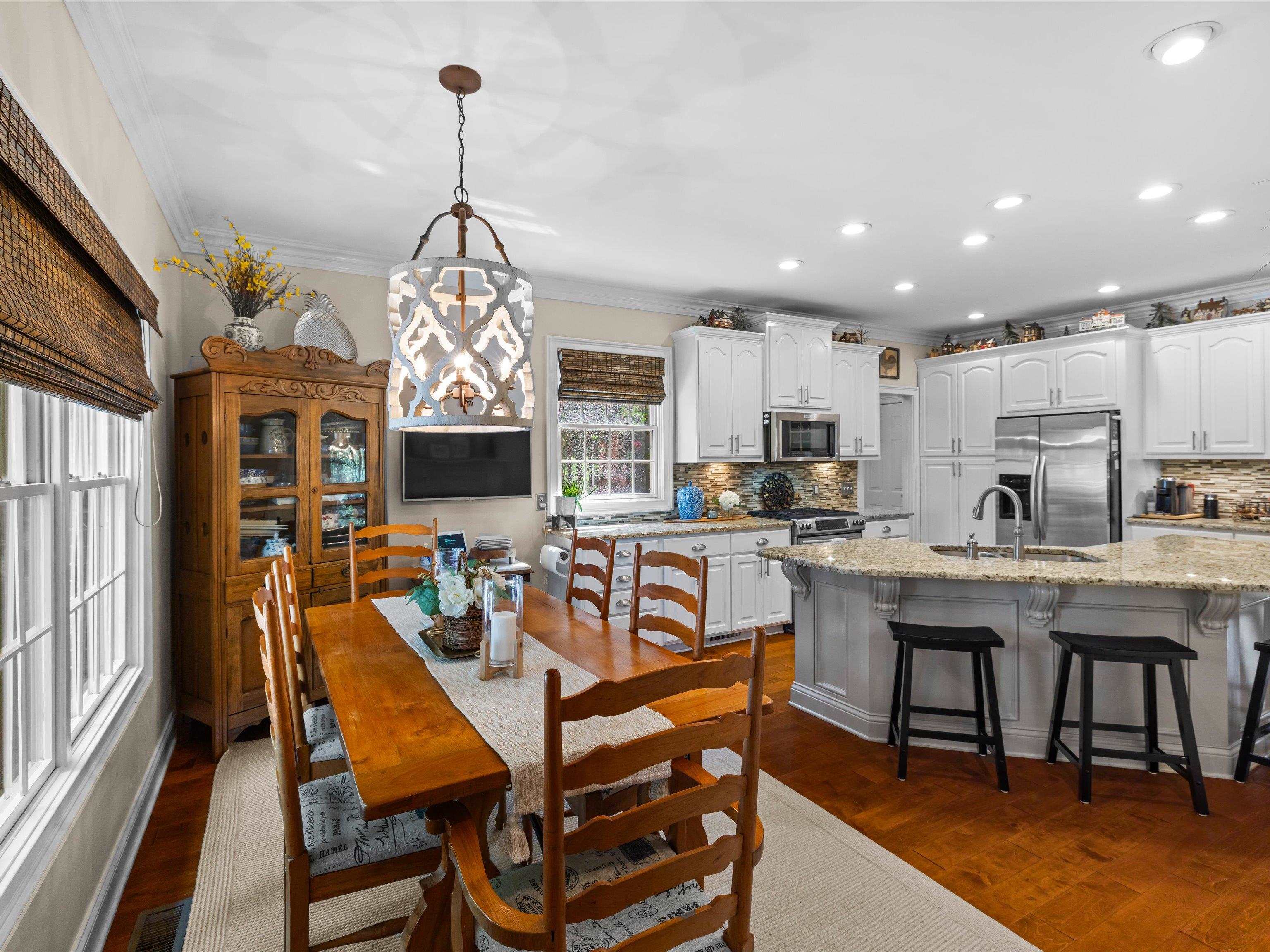 4884 Oak Meadow Ct