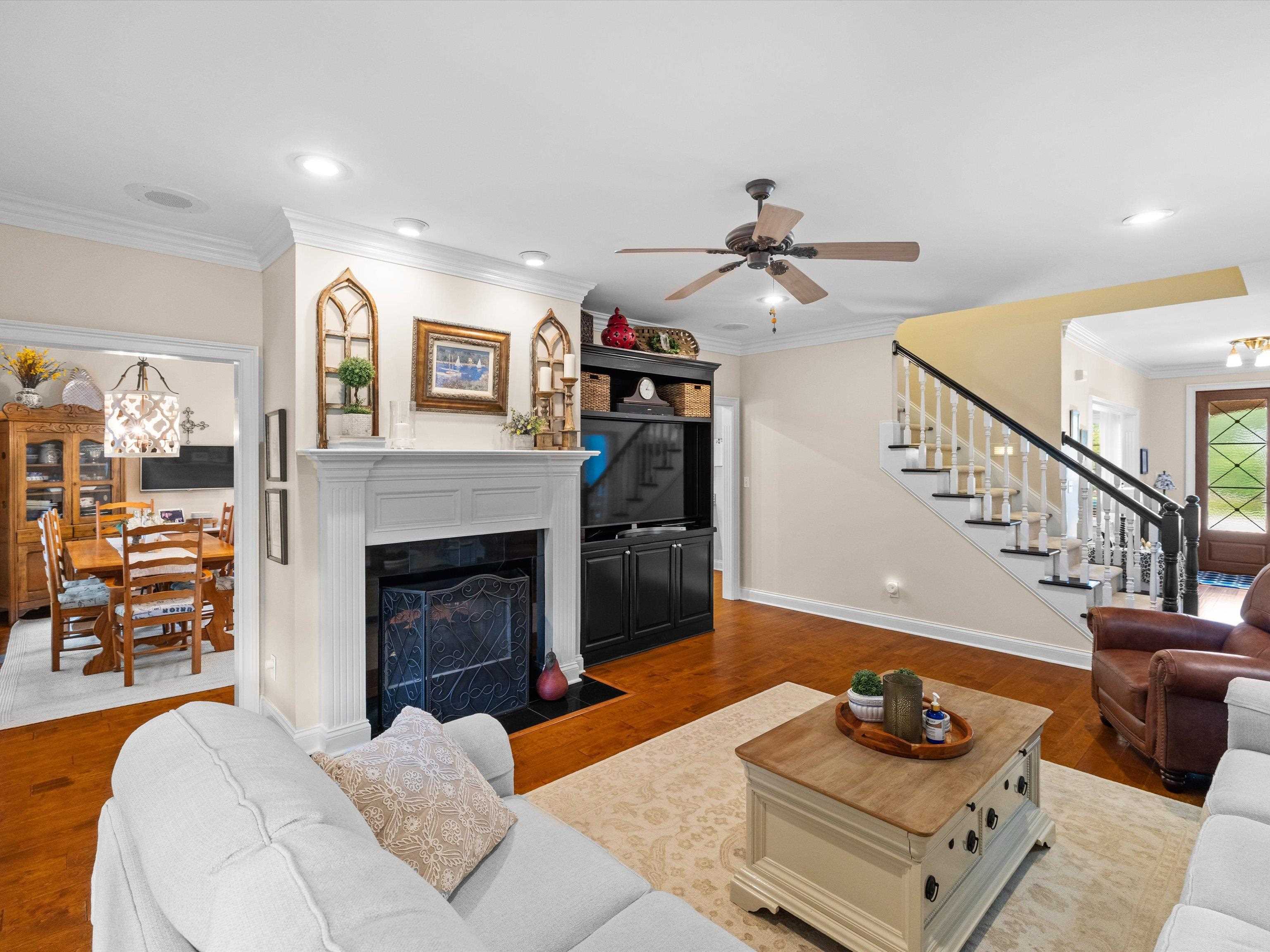 4884 Oak Meadow Ct