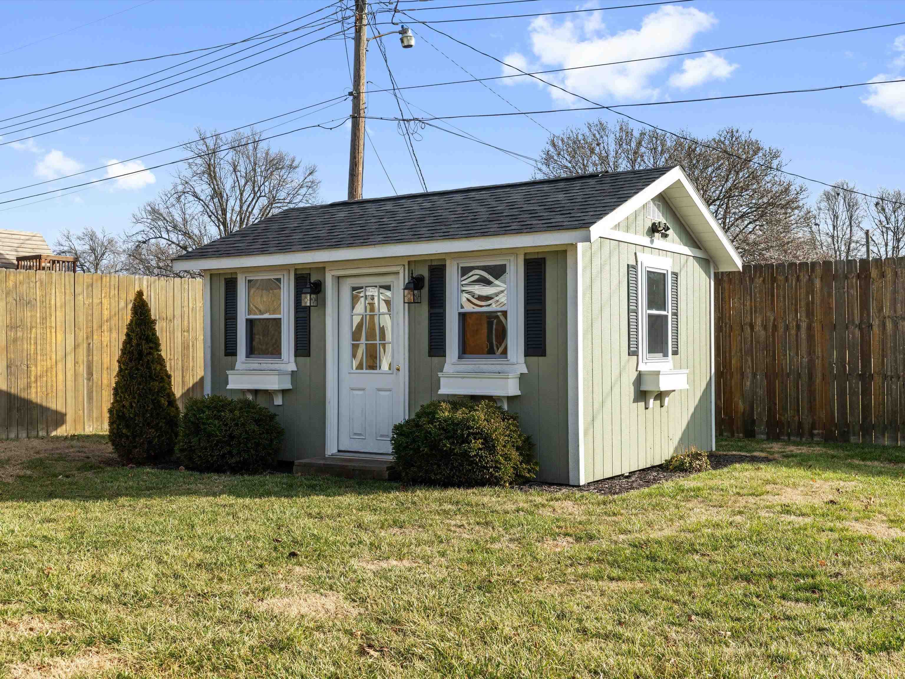 3435 S Griffith Ave