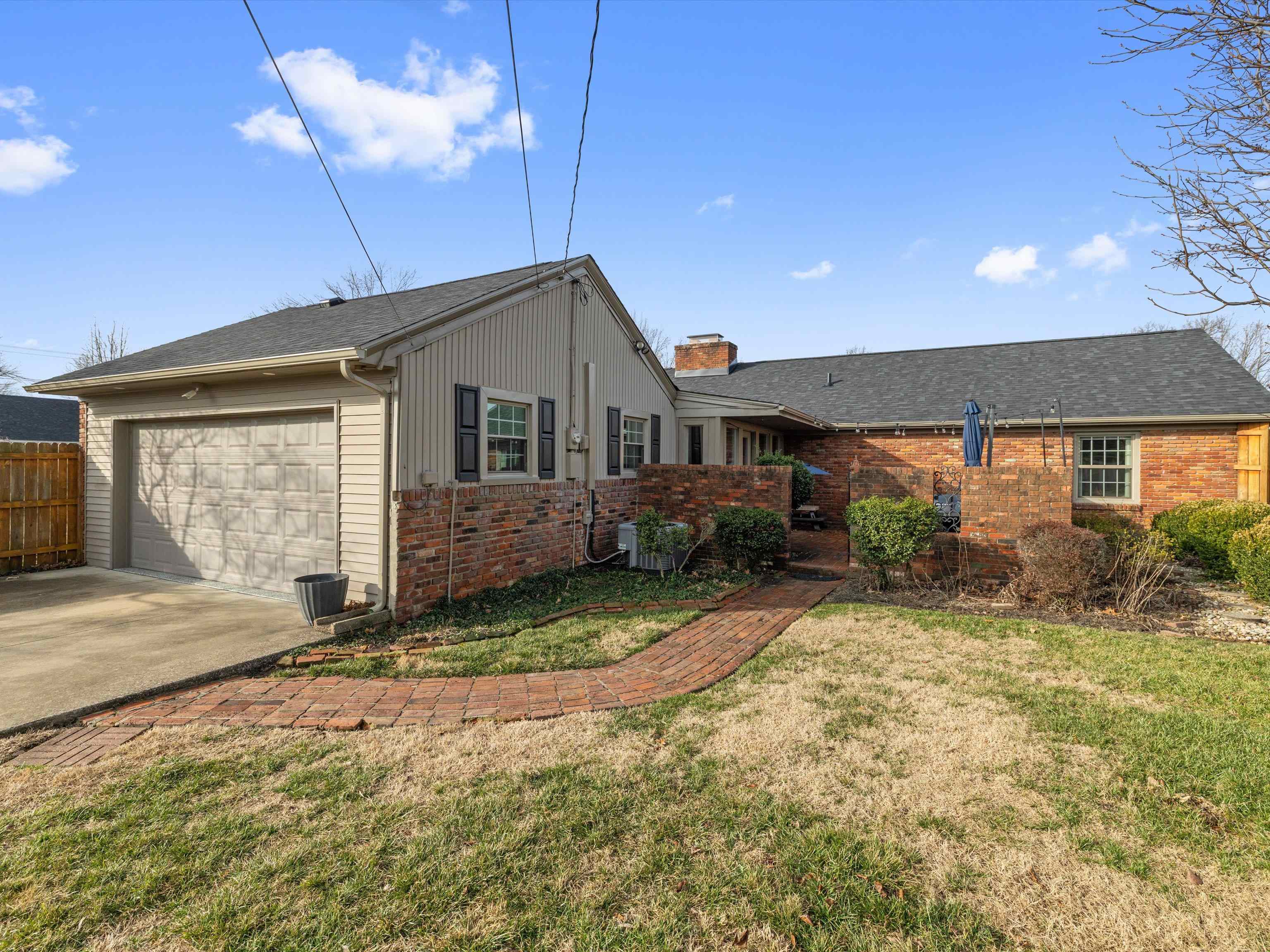 3435 S Griffith Ave