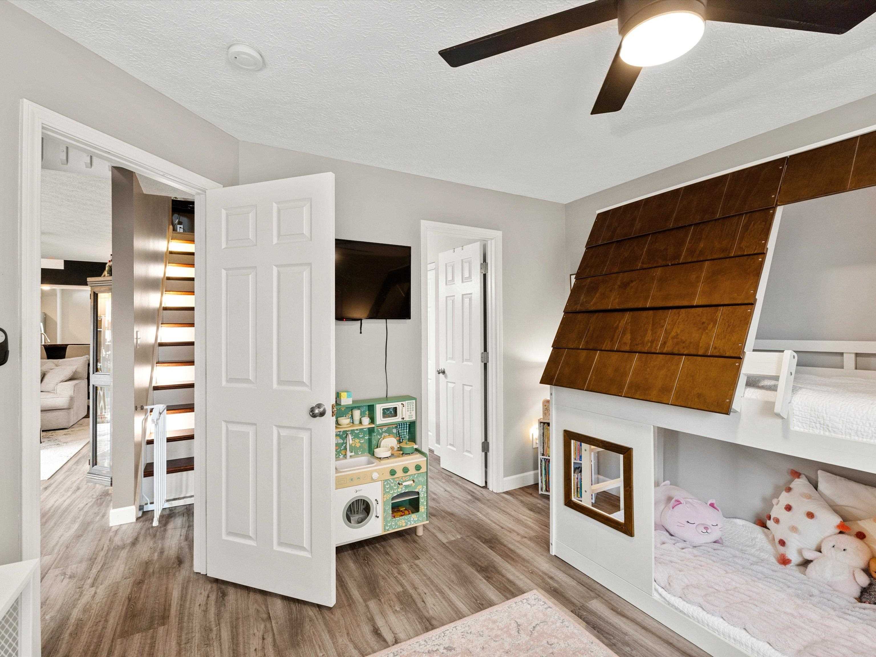2650 Wisteria Gardens