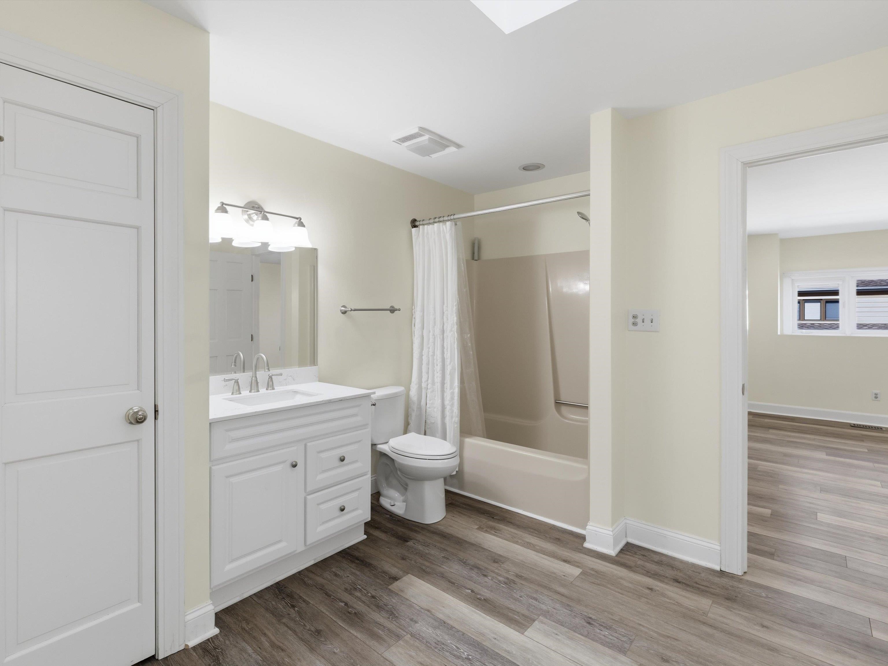 808 Frederica St #6