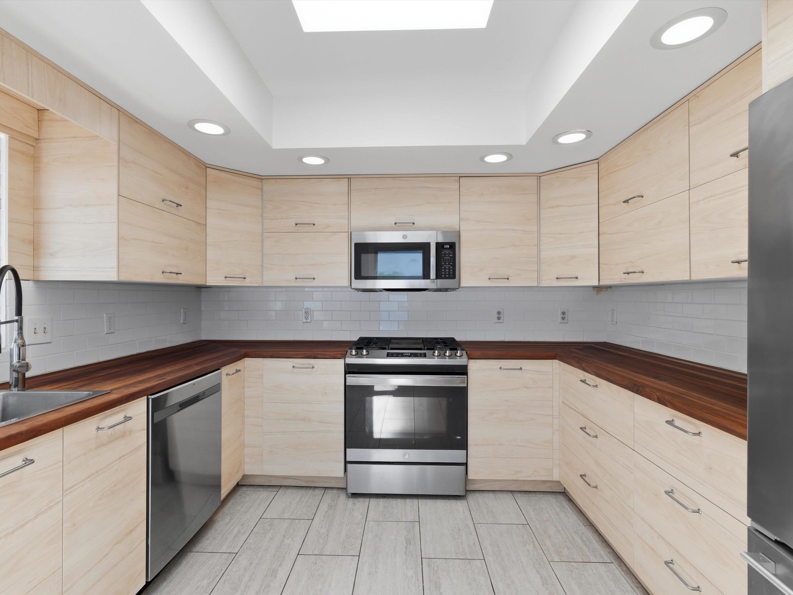 808 Frederica St #6