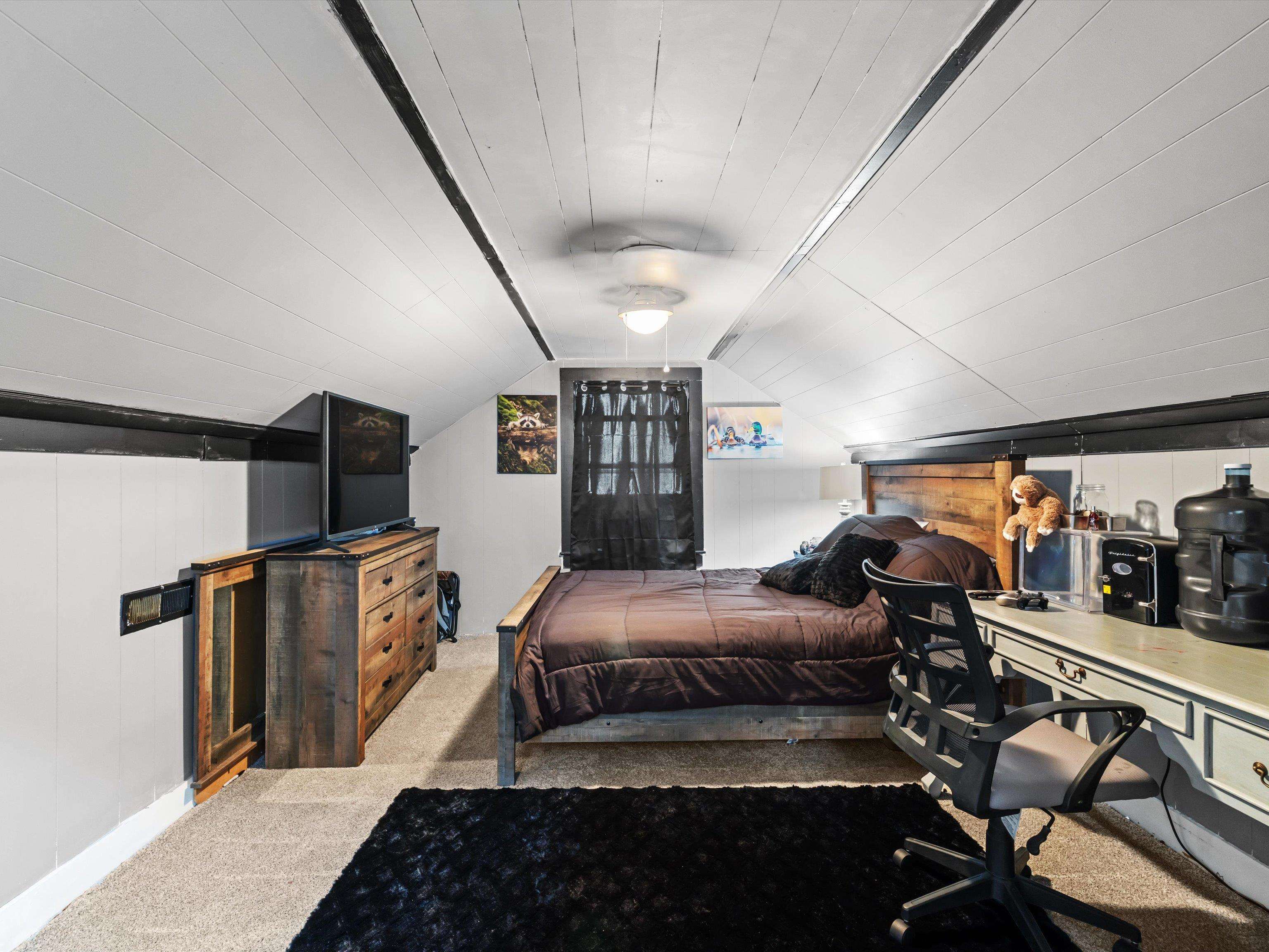 1231 Maple Ave