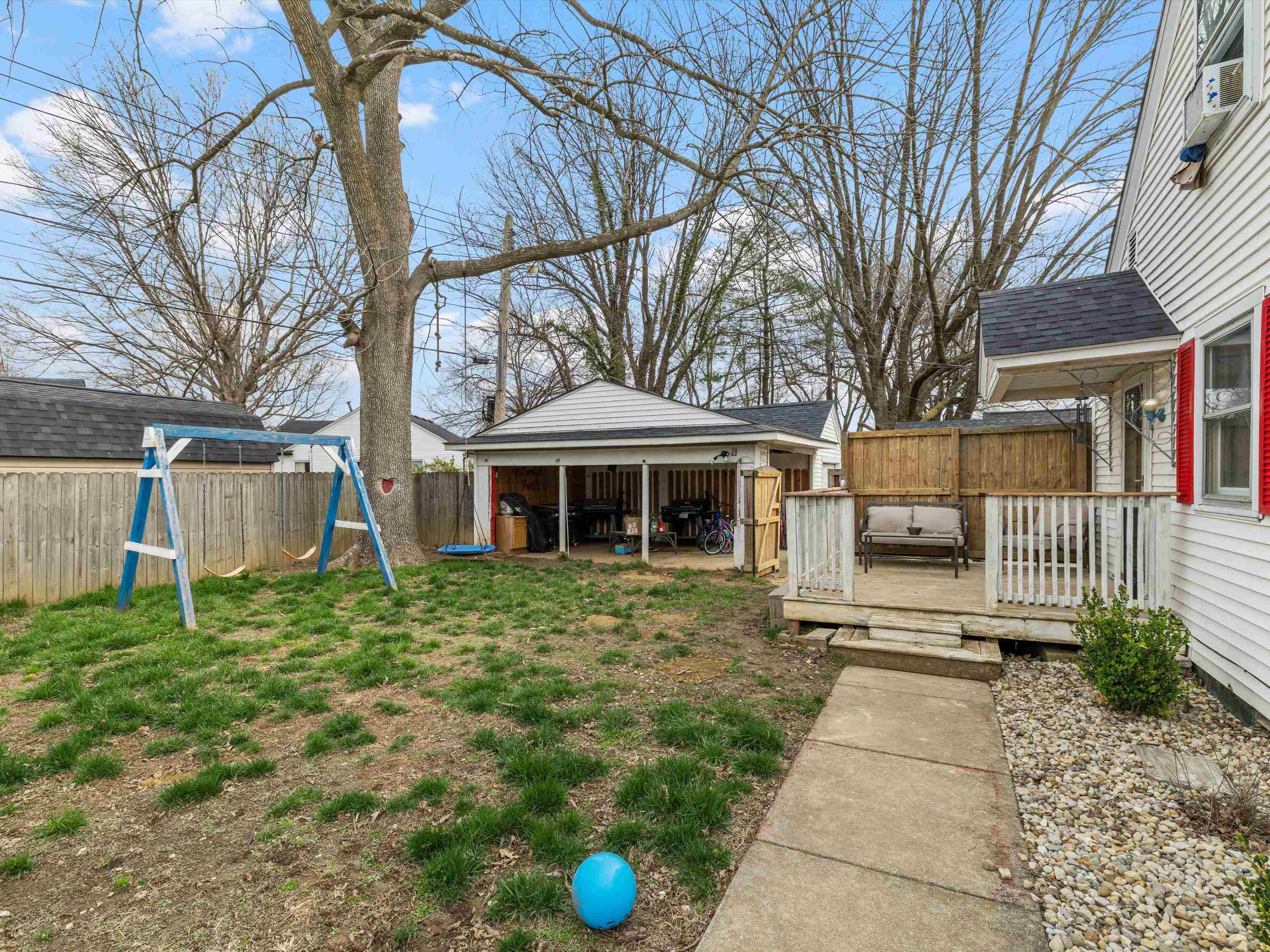 1231 Maple Ave