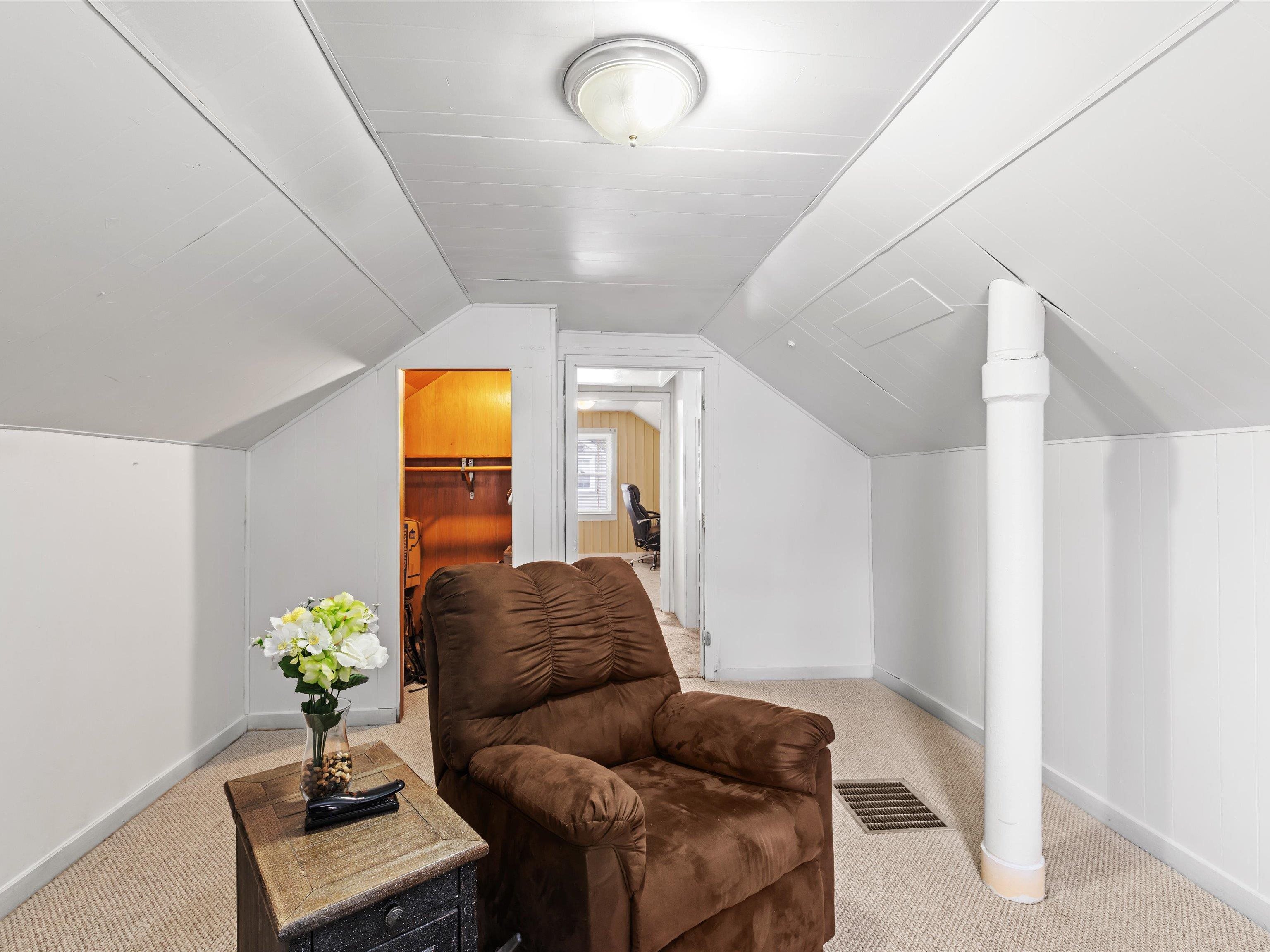 1231 Maple Ave