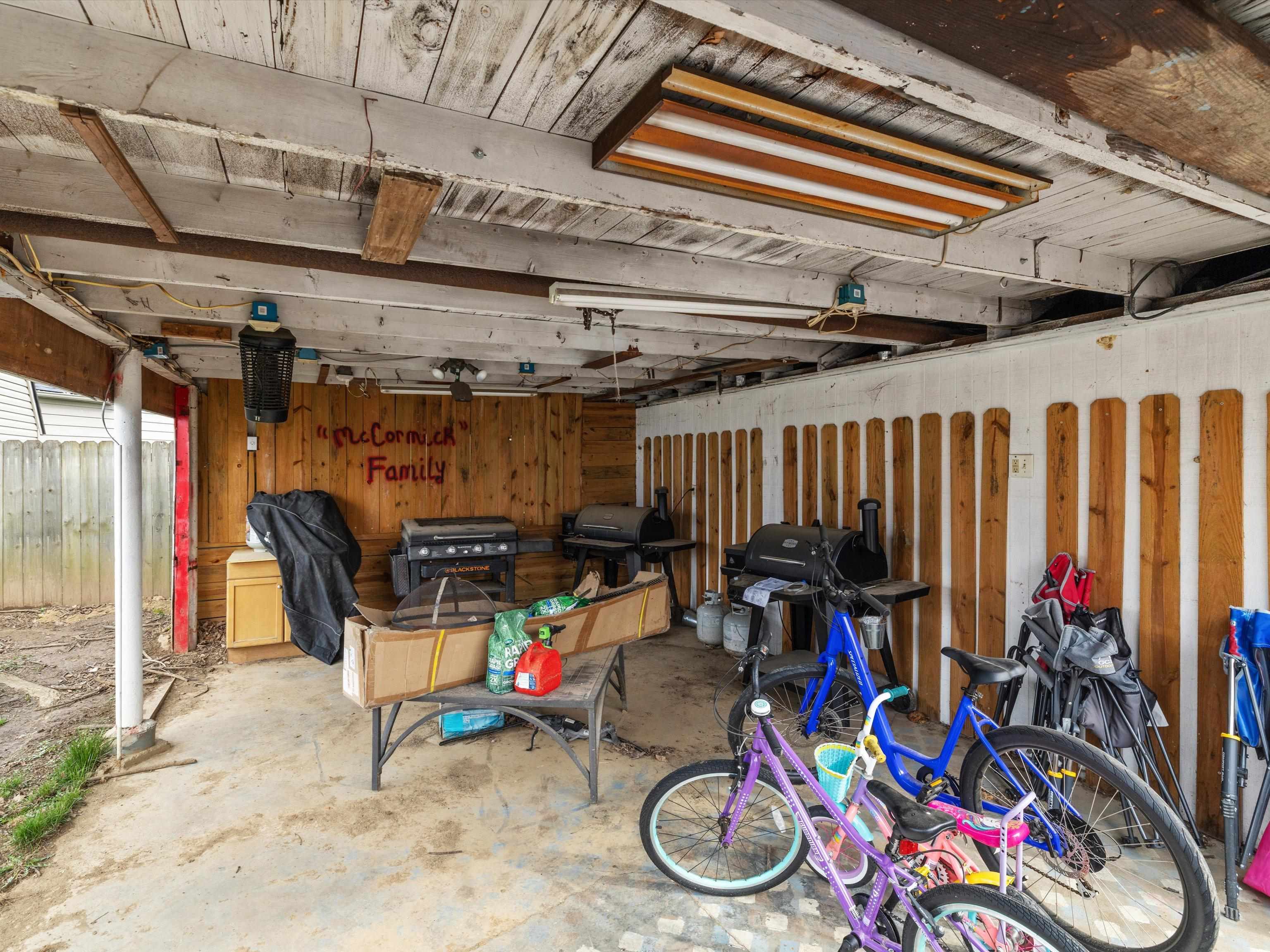 1231 Maple Ave