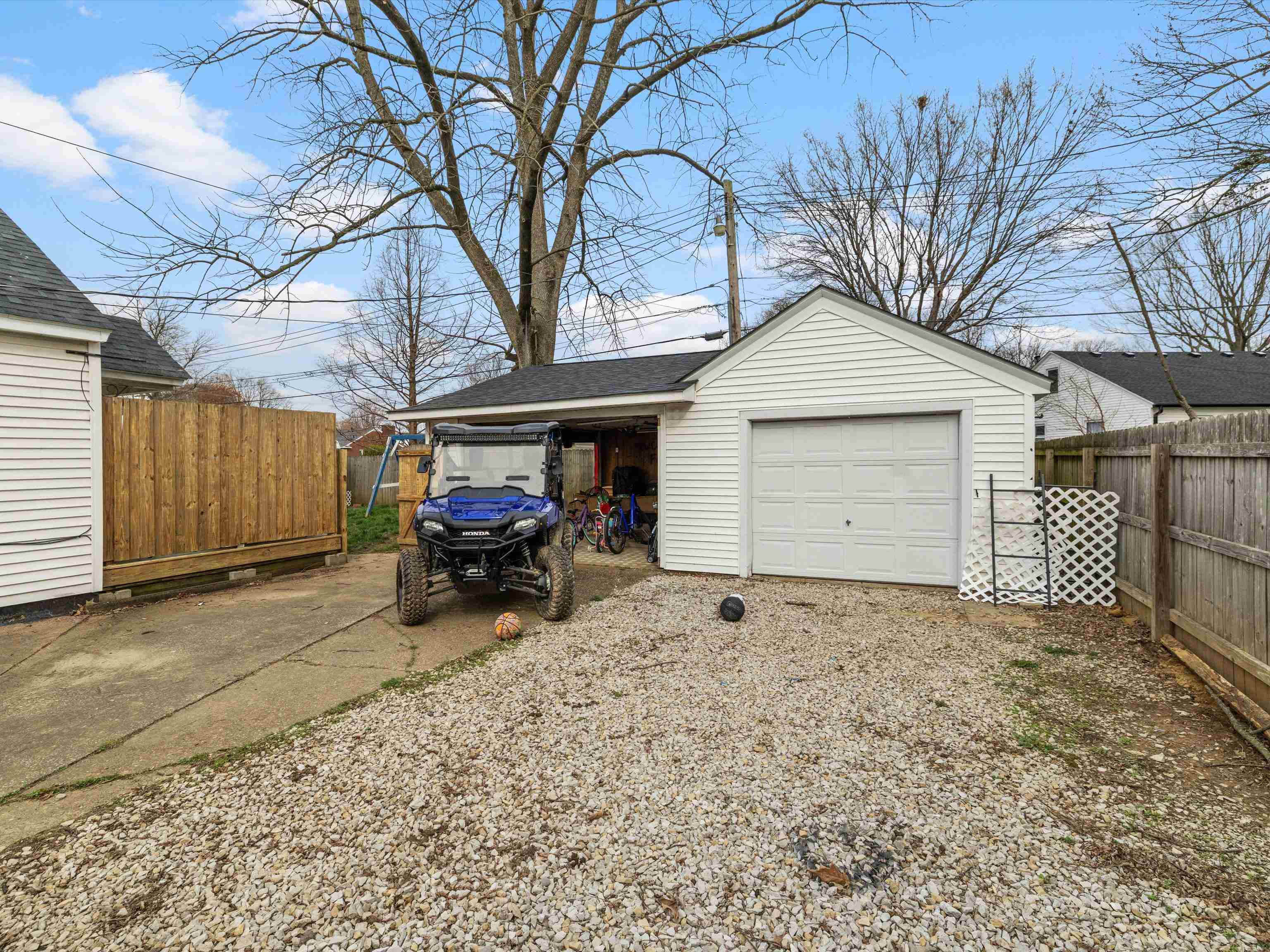 1231 Maple Ave
