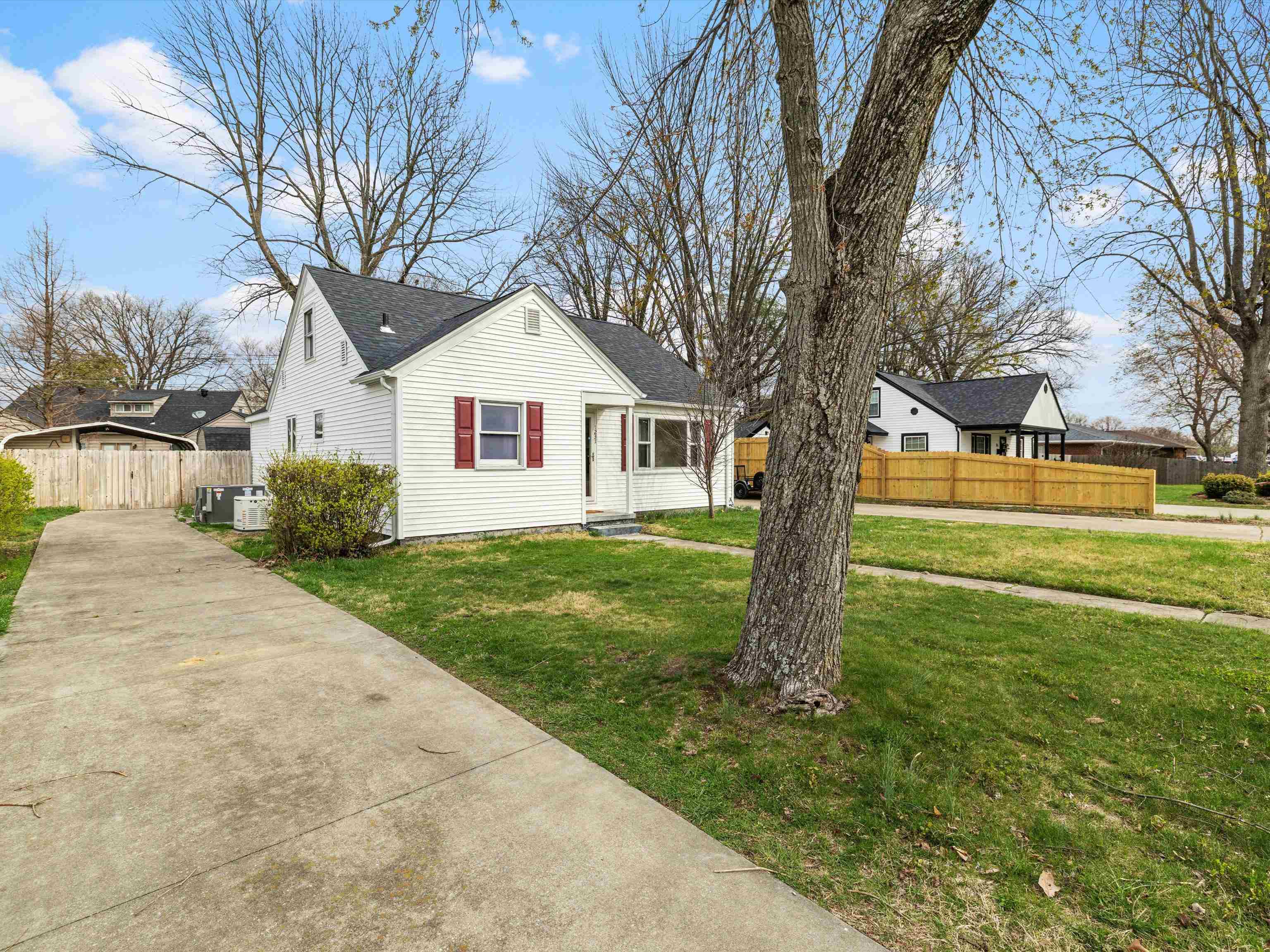 1231 Maple Ave