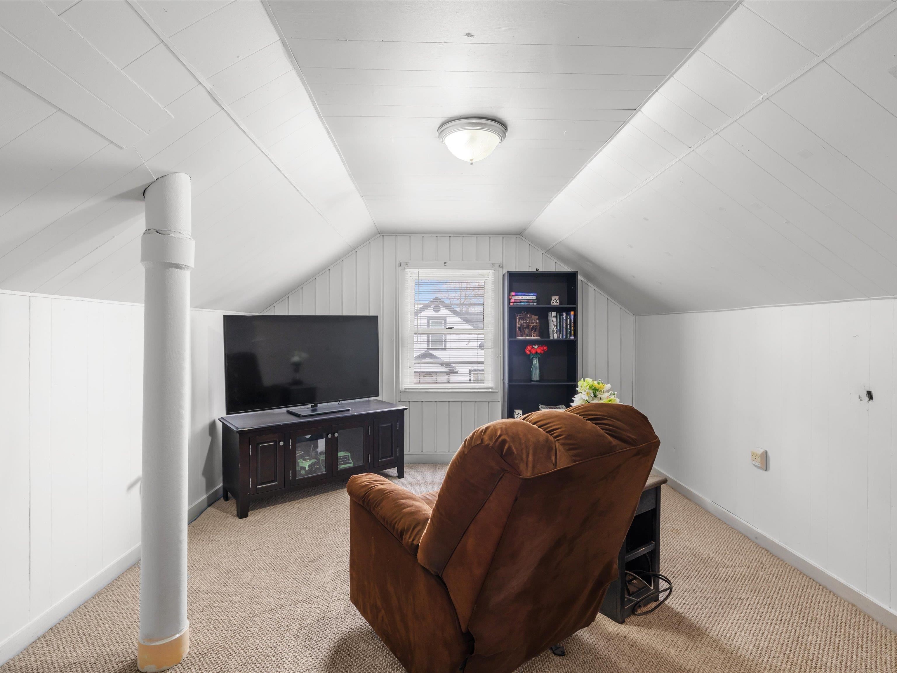 1231 Maple Ave