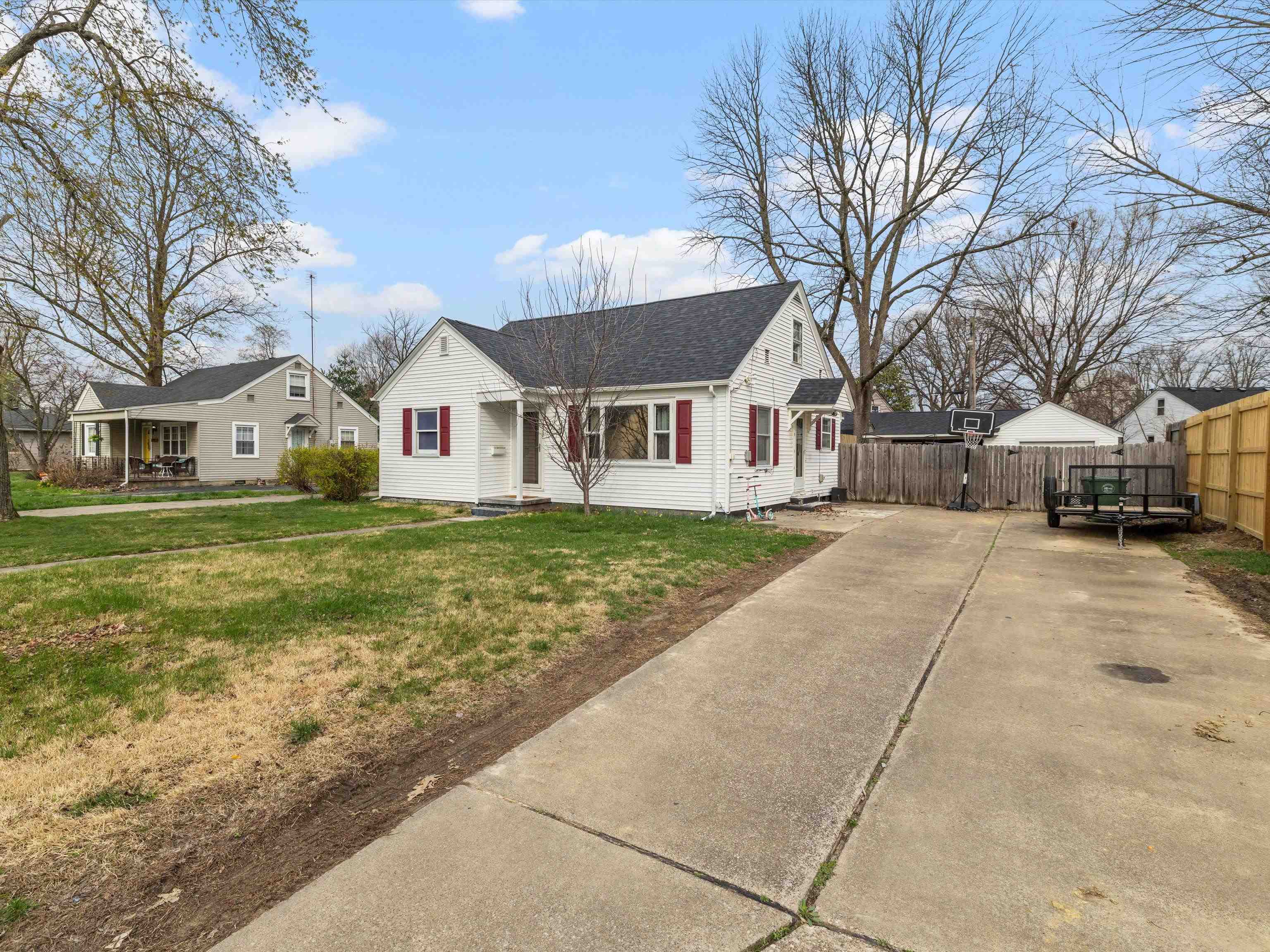 1231 Maple Ave