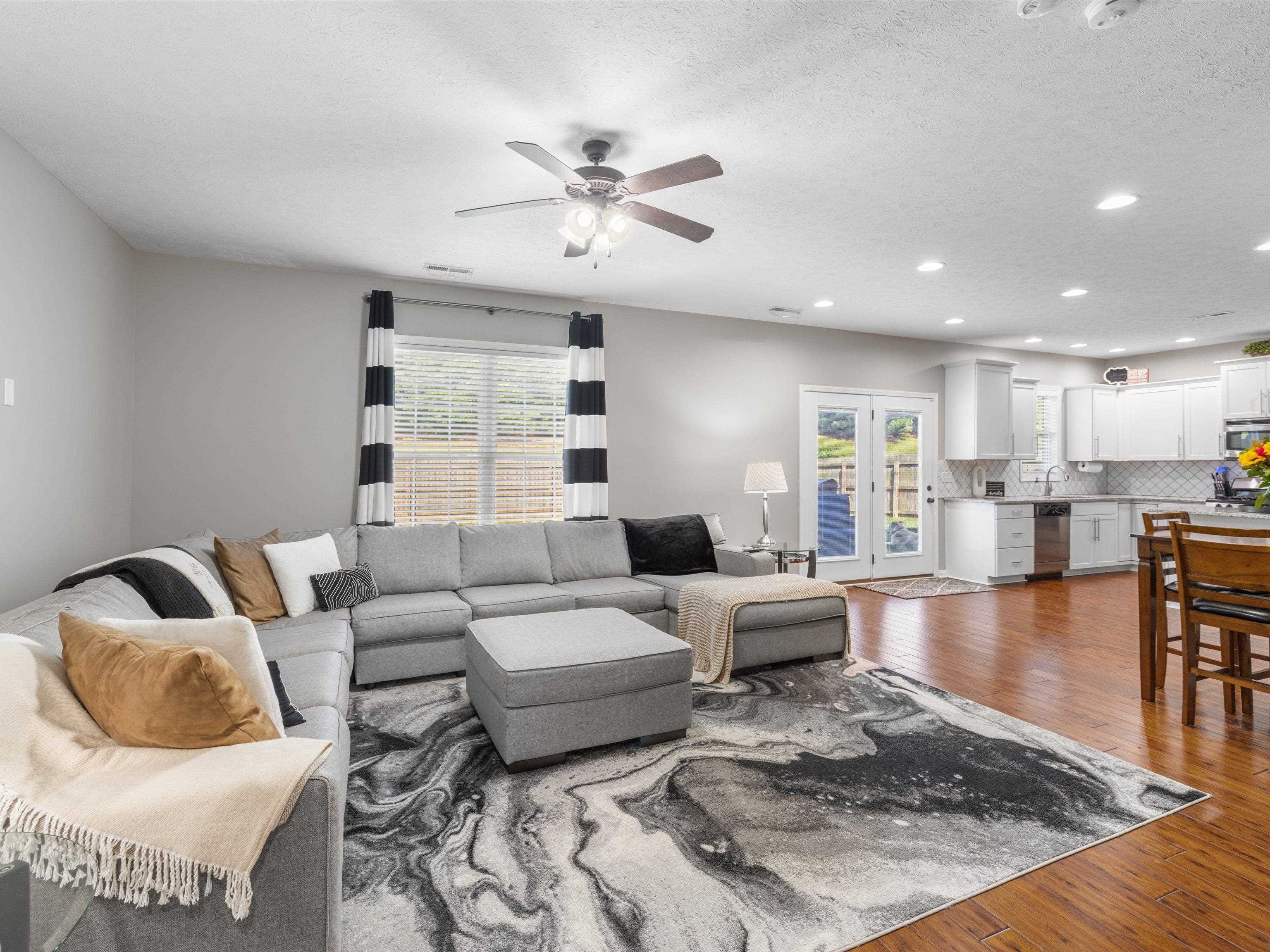 4415 Springhursrt Lane