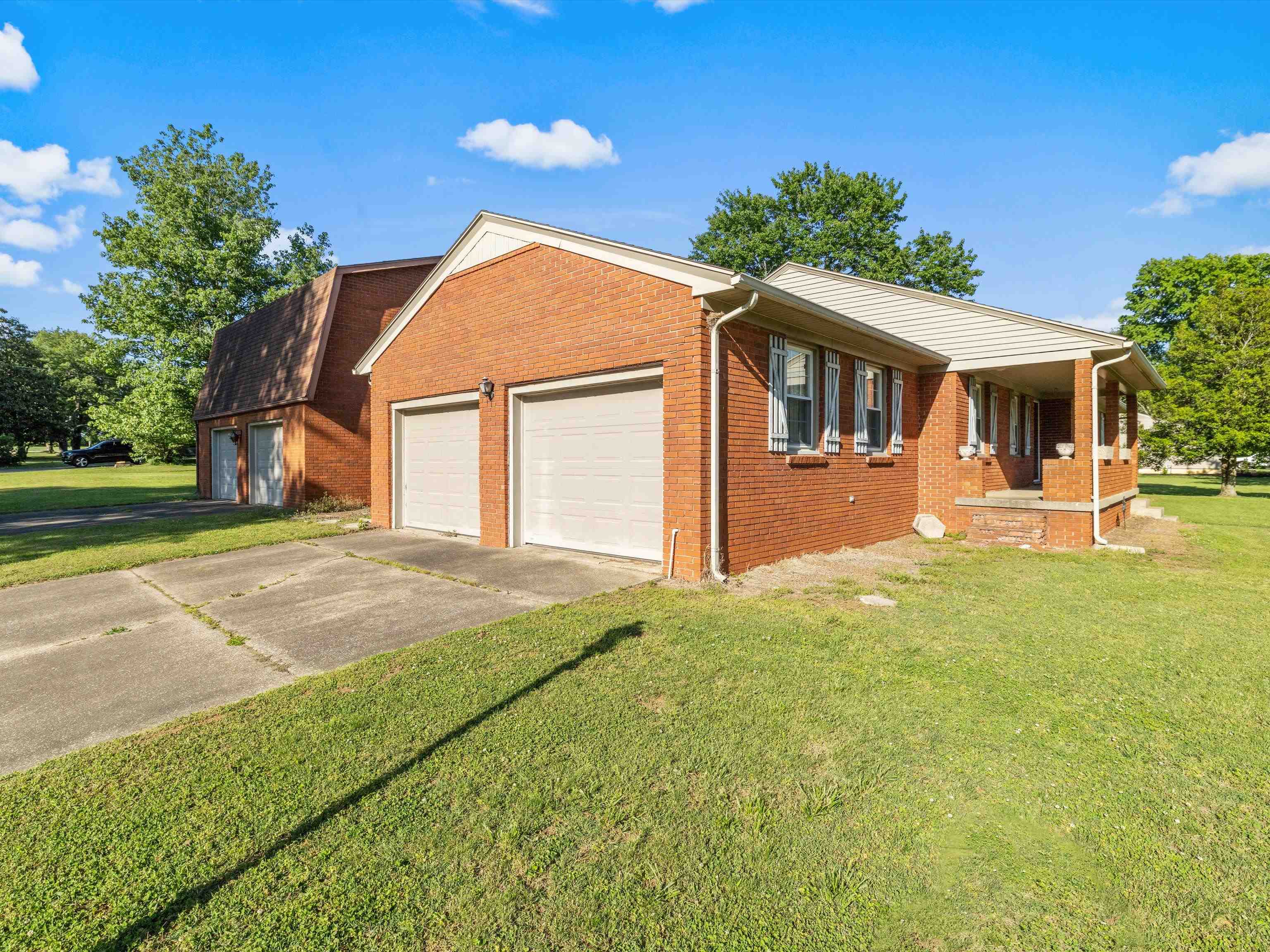 3815 Locust Hill Drive